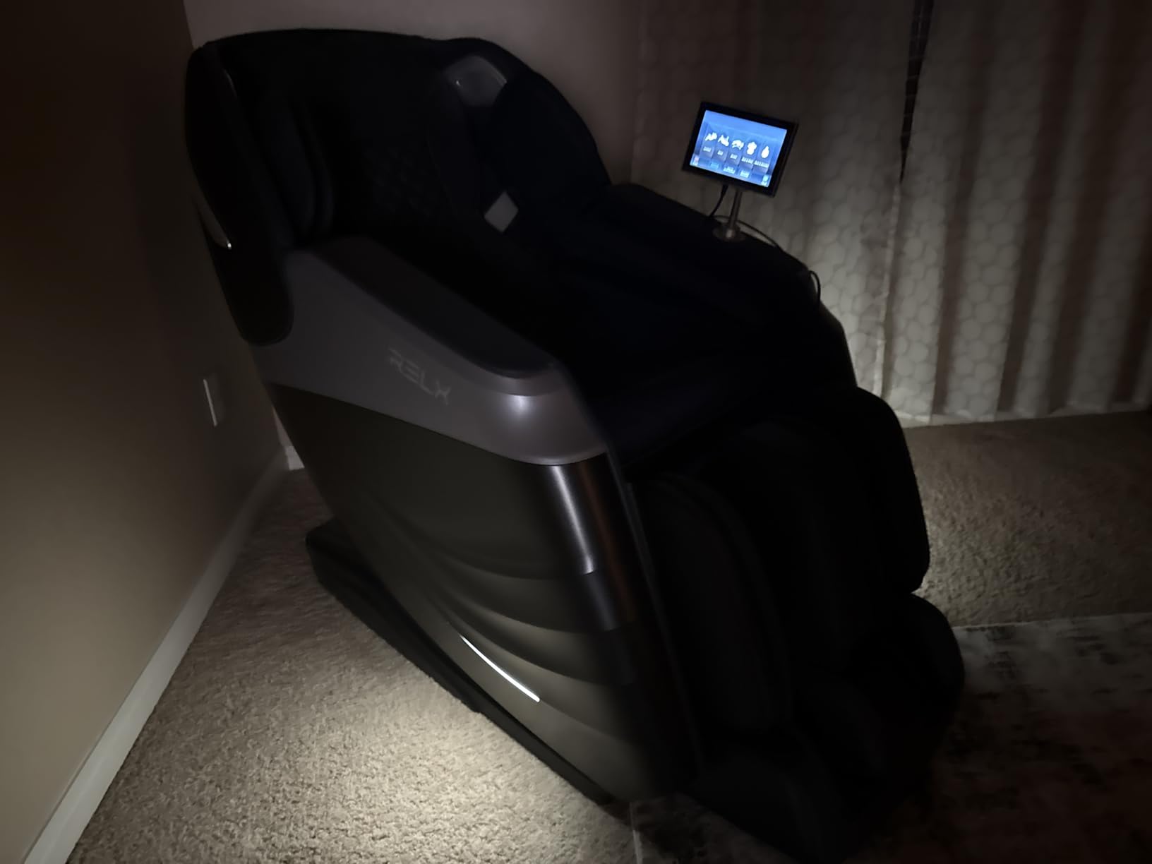 RELX Massage Chair Full Body with Body Scan, Zero Gravity, SL-Track, Brown | 20 Modes Shiatsu Massage Chair Built-in Heat System, Airbag Massage with Deep Yoga Stretch, Calfrest Extension and AI Control customer photo 1