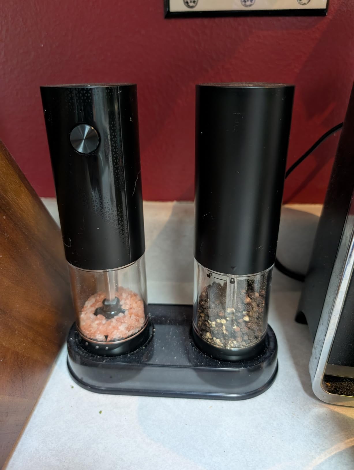 Electric Salt and Pepper Grinder Set - Rechargeable Automatic Salt and Pepper Shakers, Kitchen Appliances with External Adjustable Coarseness, Larger Hopper for Cooking, Home Gifts(2 Pack,Black/Black) customer photo 1