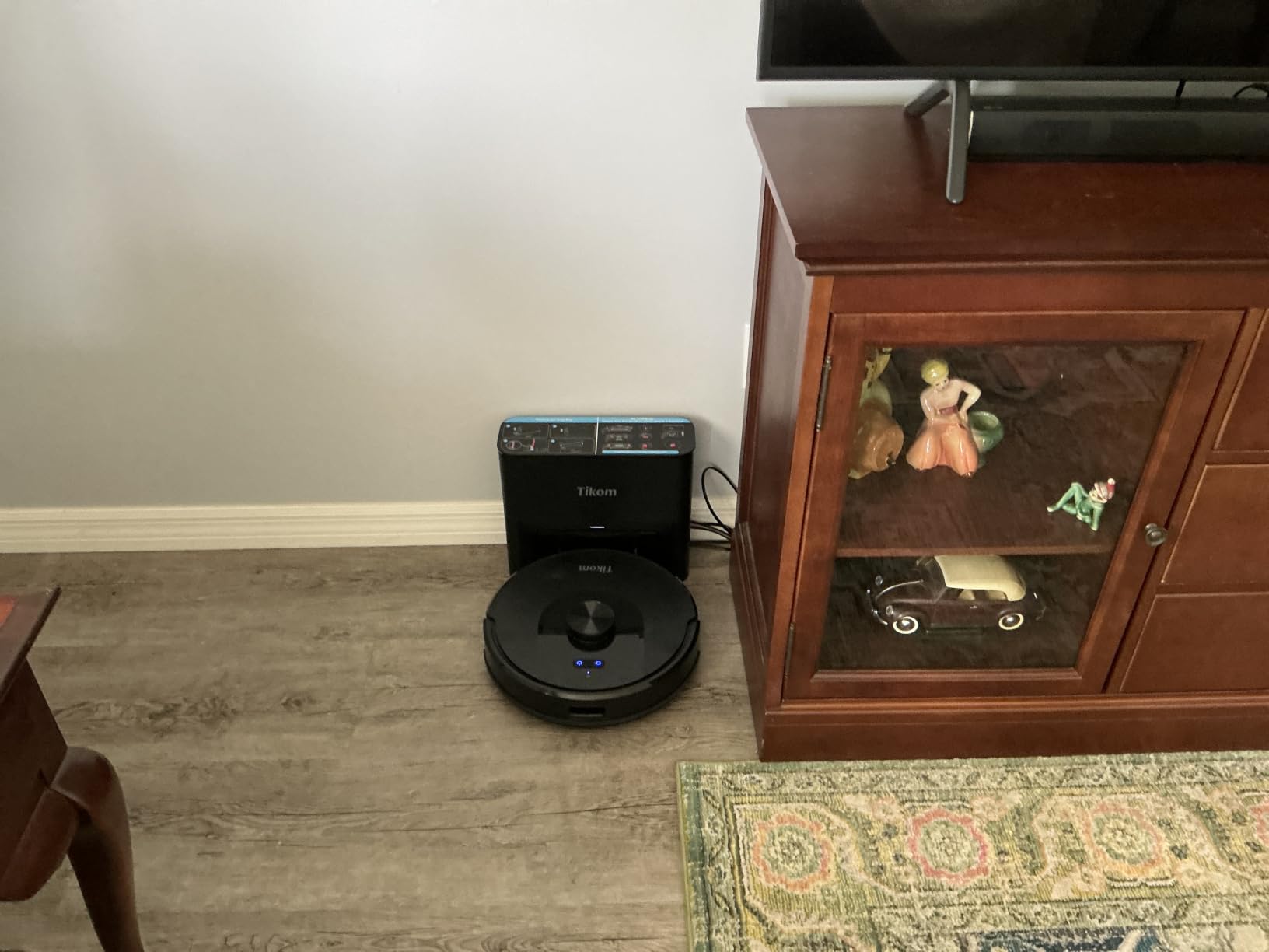 Tikom Robot Vacuum and Mop, Robotic Vacuum Cleaner with Self-Emptying Base | 6000Pa, 90 Days Capacity, LiDAR Navigation, Home Mapping, Ideal for Pet Hair, Hard Floors, Carpet (L8000 Plus) customer photo 2