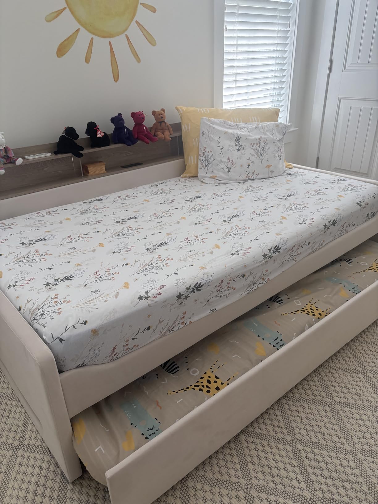 Jocisland Twin Daybed with Trundle, Upholstered Day Bed with Storage Headboard & Charging Station, LED Corner Bed Frame Furniture for Bedroom/Living Room/Guest Room,No Box Spring Needed, Velvet Pink customer photo 1