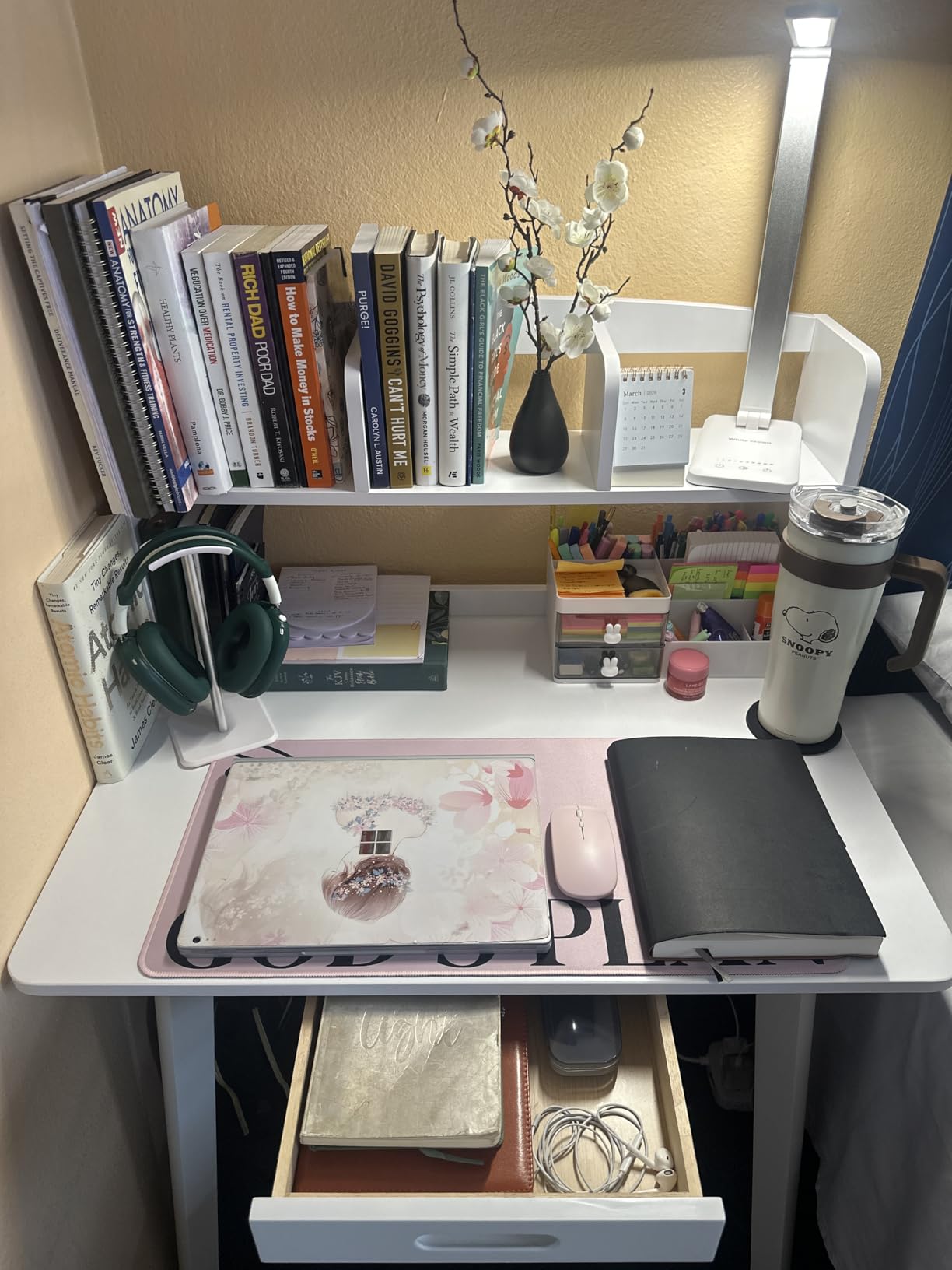 IOTXY Small Writing Desk with Hutch - 31.5