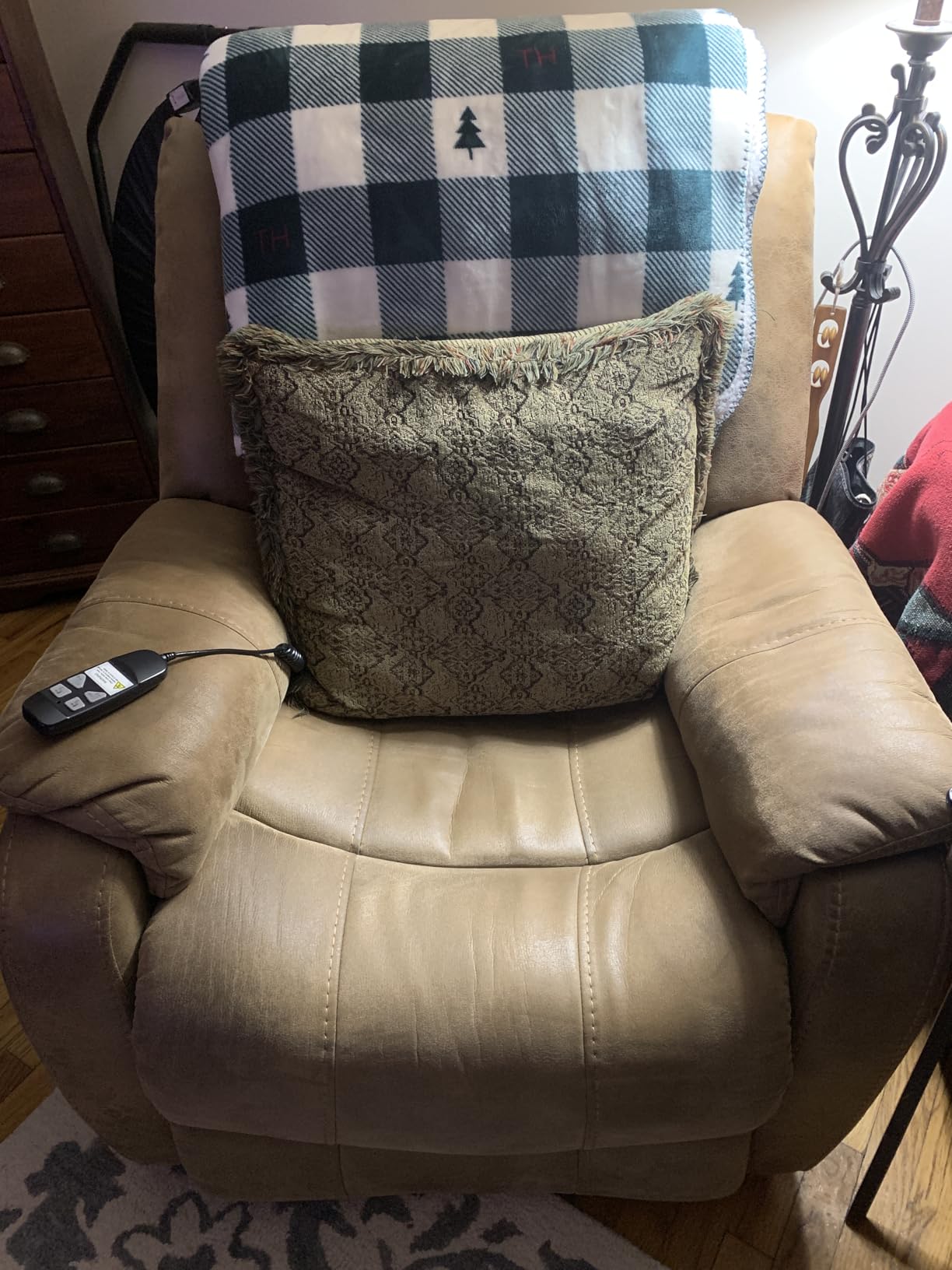 Signature Design by Ashley Power Lift Recliner with Heat and Massage | Zero gravity mechanism, 4-zone air massage and heat, Next-Gen Durapella performance fabric, 4Z-Relax Retreat Series customer photo 1
