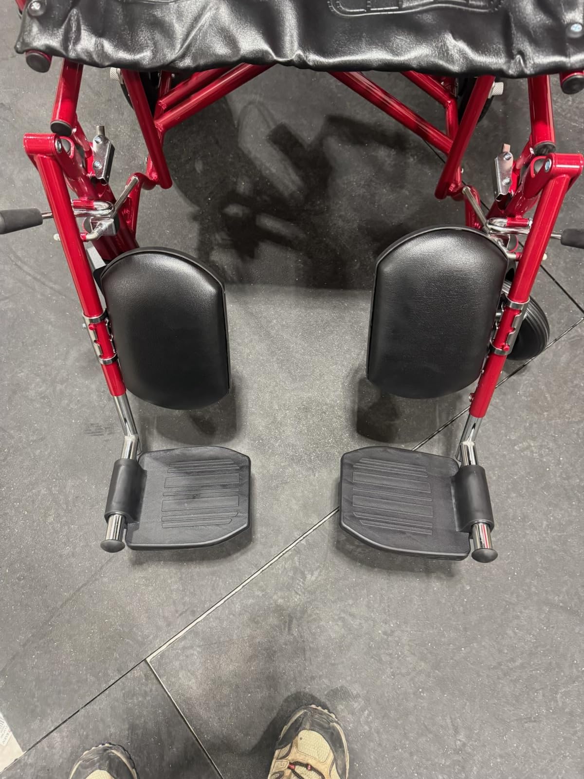 Medline Aluminum Bariatric Transport Chair with Elevating Legrests, Swing Back Desk Length Arms, 22