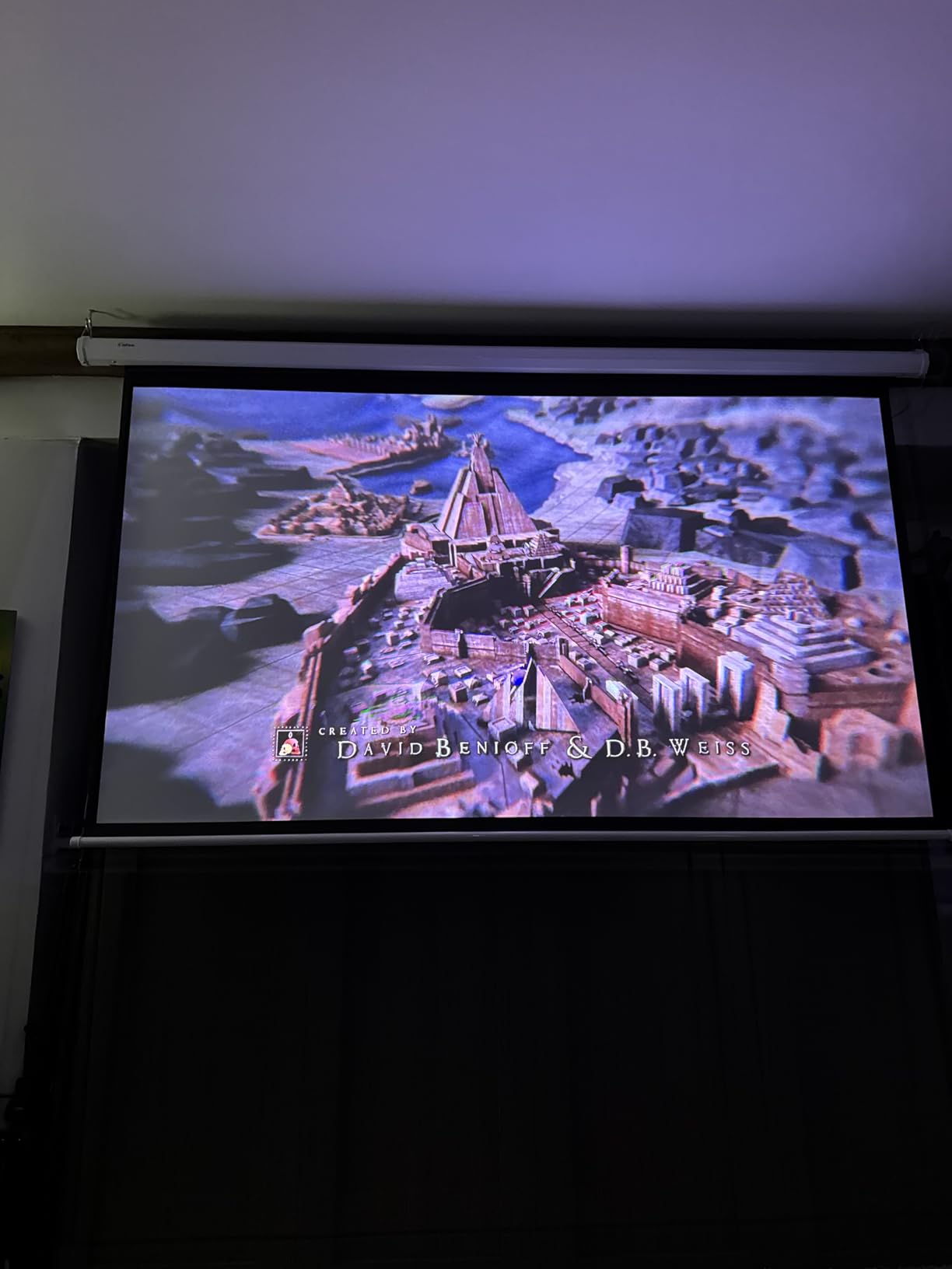 XGIMI HORIZON 20 4K RGB Triple Laser Home Projector, 3200 ISO Lumens, Google TV, IMAX Enhanced customer photo 1