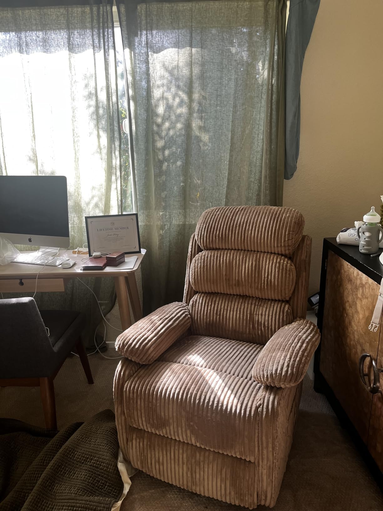Adult 360° Rocking Recliner Chair, Nursery Rocker Reclining Chair with Side Pocket, a Comfy upholstered Single Sofa Armchair. Suitable for Living Room, Bedroom Nursing use, Velvet Fabric in Beige customer photo 2