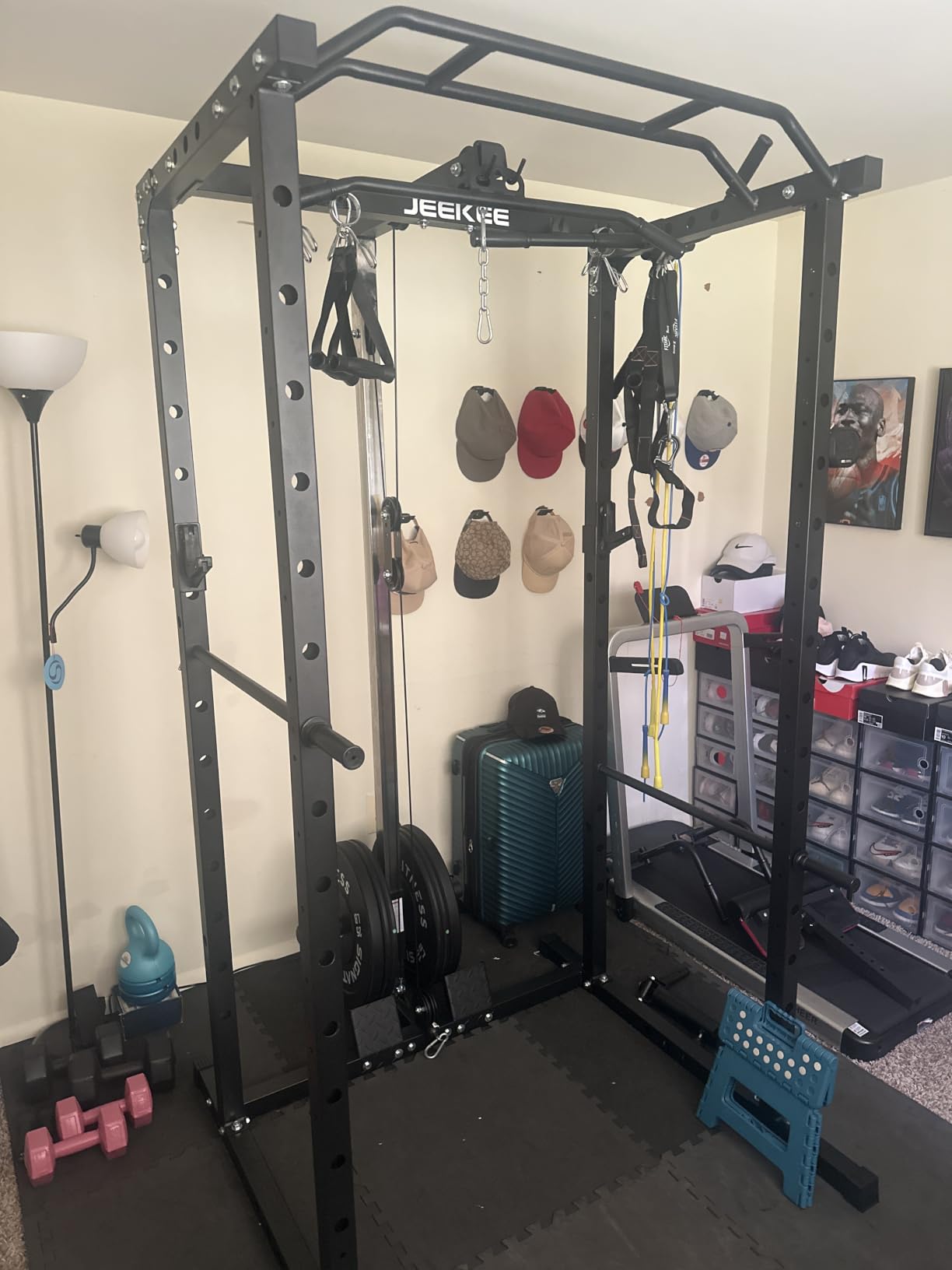 JEEKEE Power Rack with LAT Pulldown, 2000LBS Power Cage with Cable System, Multi-Function Squat Rack with J-Hooks, Safety Bars, Landmine, Pull Up Bar & Attachments for Home Gym Strength Training,Black customer photo 1