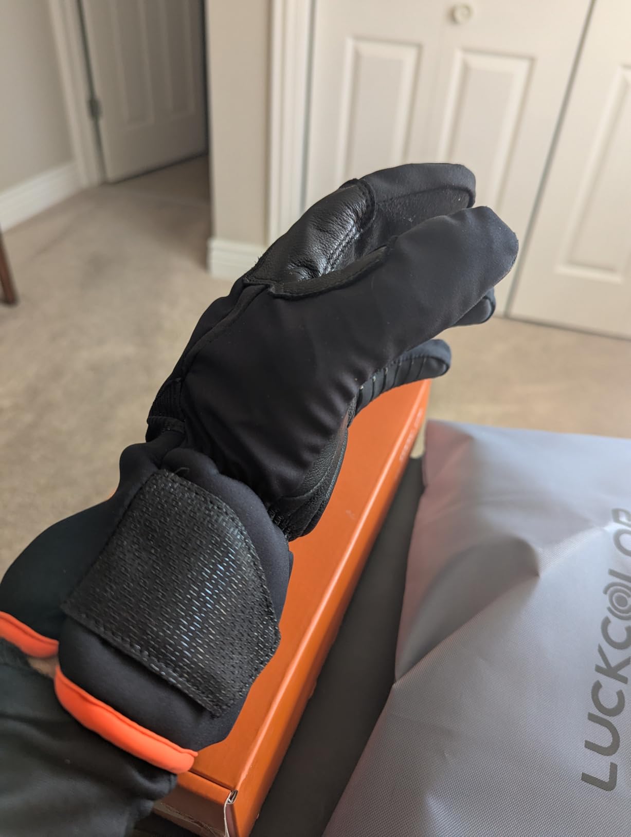 Heated Gloves for Men Women, Rechargeable Waterproof Heated Work Gloves with Arthritis Raynaud's Relief for Ski Golf Hiking Driving customer photo 2