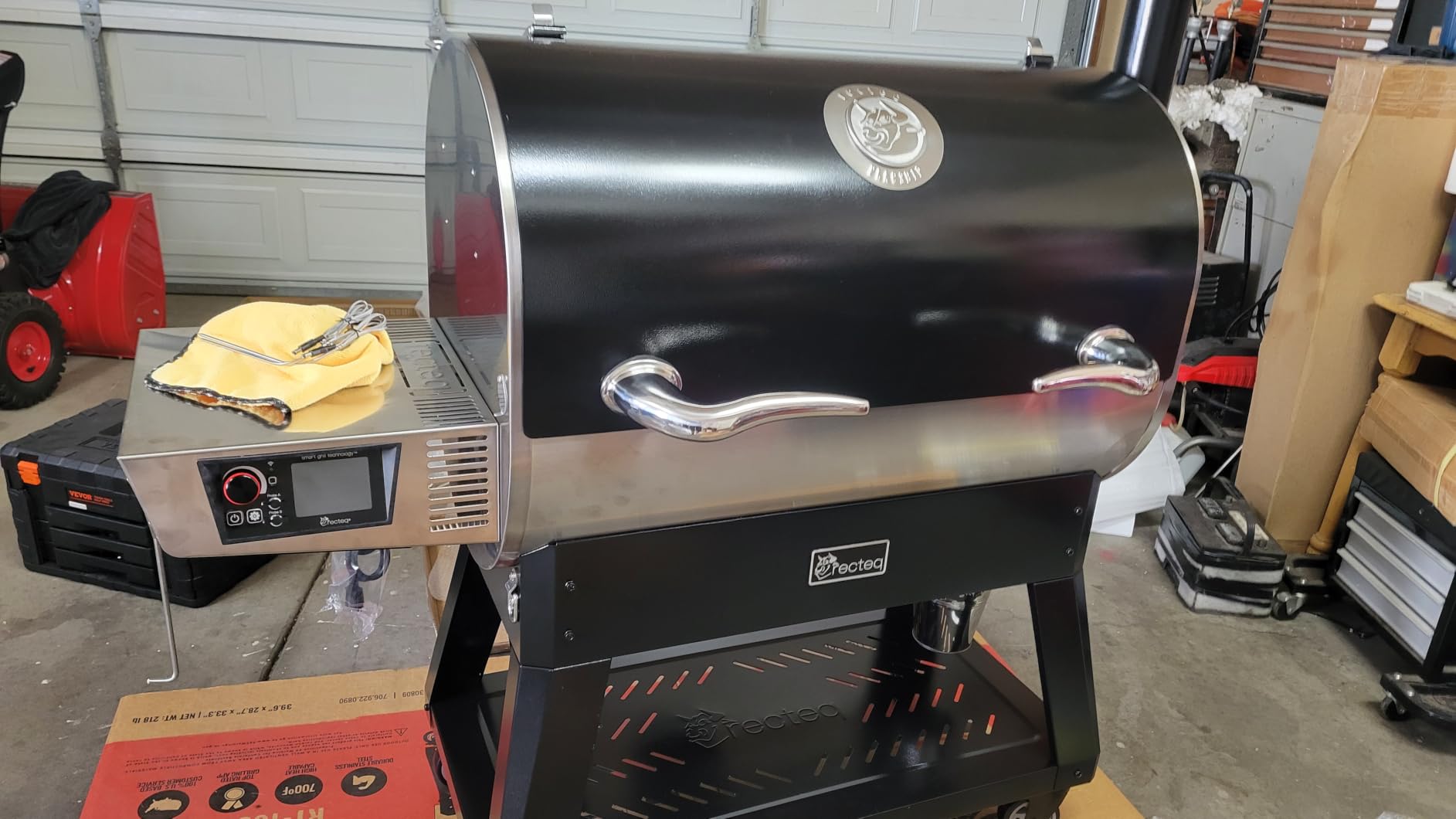recteq Flagship 1600 Pellet Grill Smoker, Wood Pellet Smoker, BBQ, Wi-Fi Smart Grill, 1667 Sq. In. Cook Space, 40 lb Hopper customer photo 2