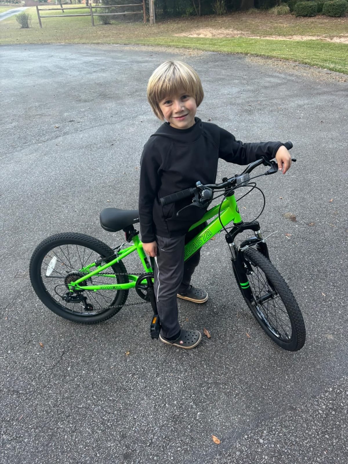 AVASTA Govet 20'' Kids Mountain Bike for 6-12 Years Old Boys Girls with Suspension Fork, 6 Speeds Drivetrain, Multiple Colors customer photo 1