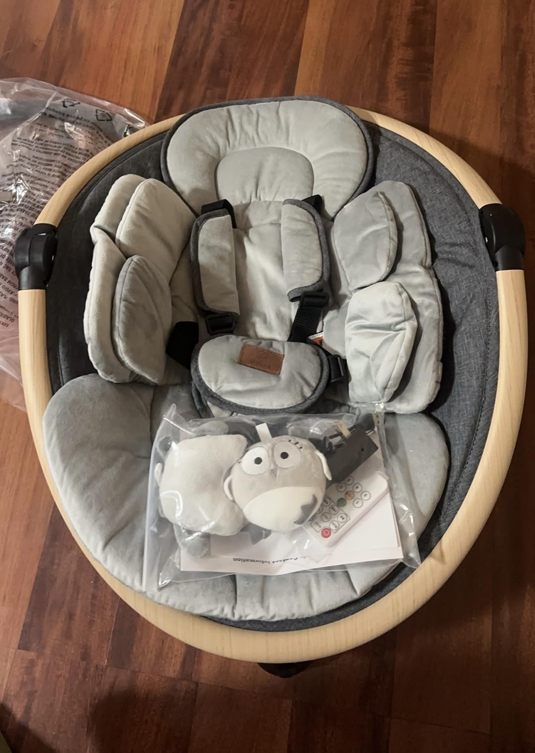 Electric Baby Swings for Infants, Infant Swing with Music Speaker, 3 Seat Positions, 5 Speeds and Remote Control for Newborn Boy Girl, Indoor & Outdoor Use, Black customer photo 2