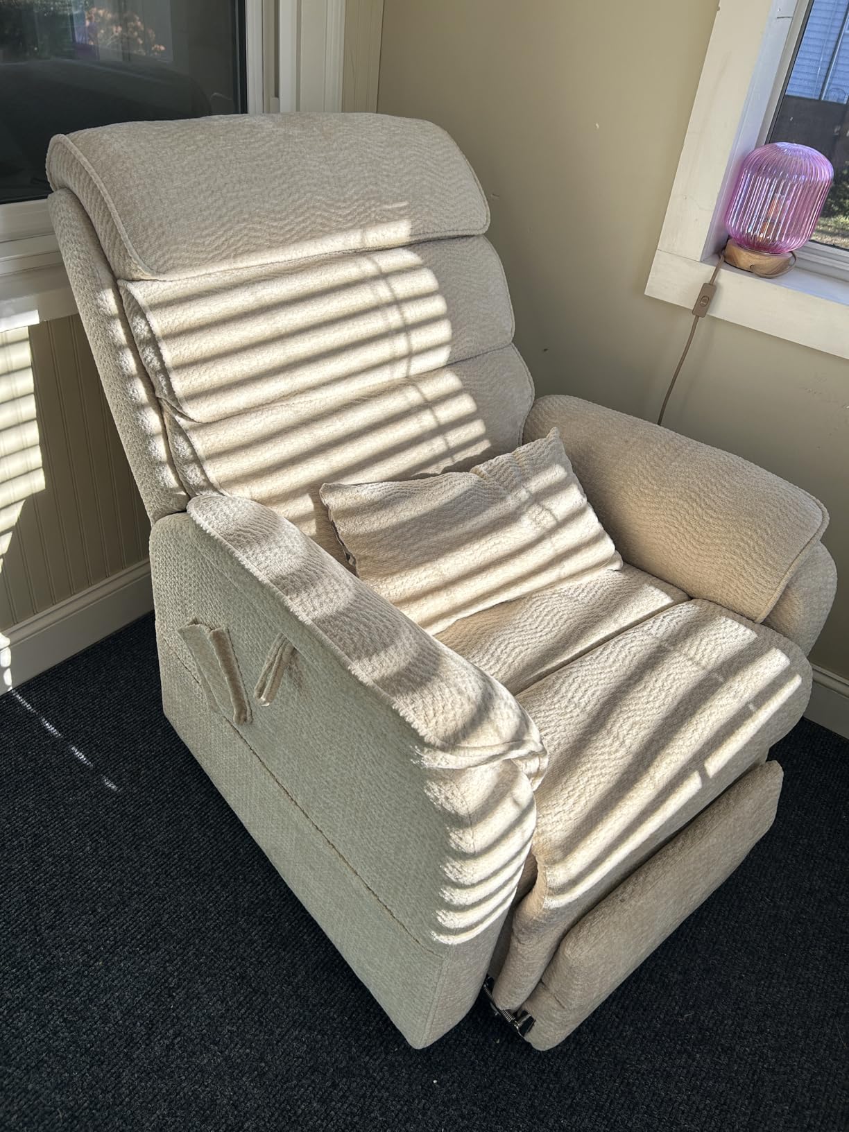 DYNOX Petite Power Lift Recliner Chair for Elderly, Dual Motor Lay Flat Lift Chair with Heat, Massage & USB Charging Port, 300 LBS Capacity (9188S, Faux Leather, Cream White) customer photo 2