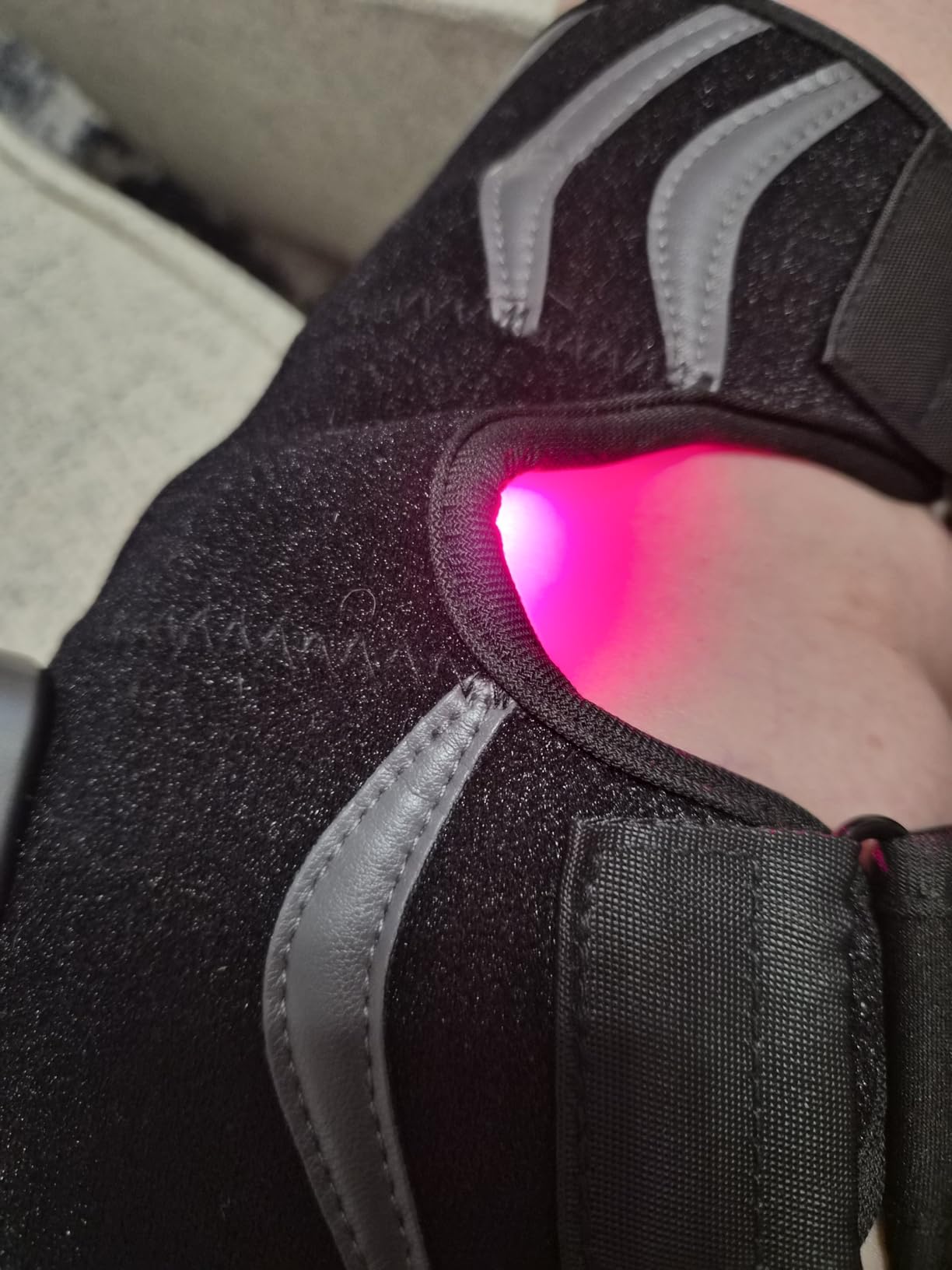 Red Light Therapy Knee Brace with Massage, 3 Vibration Knee Massager with 660nm 850nm Infrared Red Light, 5000mAh Cordless Electric Heated Knee Wrap for Knee Joint Elbow customer photo 2