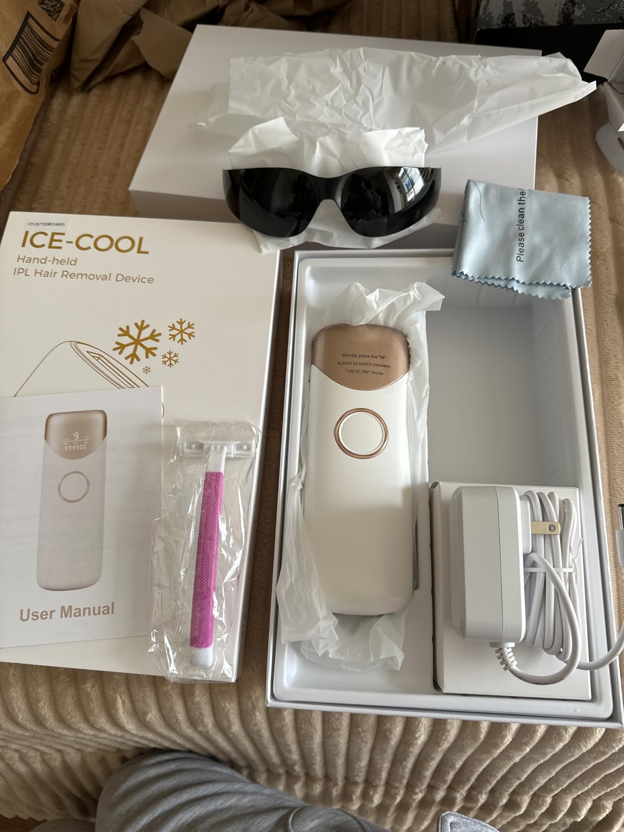 Ubroo Laser Hair Removal for Women, 97.6% Hair Reduction in 2 Session, 5℃ Ice Cooling IPL Hair Removal Device, Hair Remover at Home for Legs Bikini Armpits Facial (Gold) customer photo 2