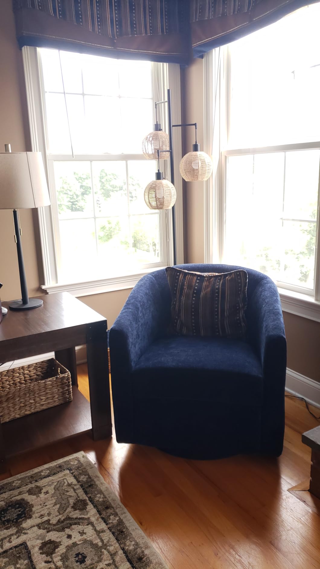 Zihanhome Chenille Swivel Accent Chair, Living Room Chairs, No Assembly Upholstered Armchair, 360°Rotating Barrel Chair for Bedroom, Apartment & Reading Nook (1, White) customer photo 2