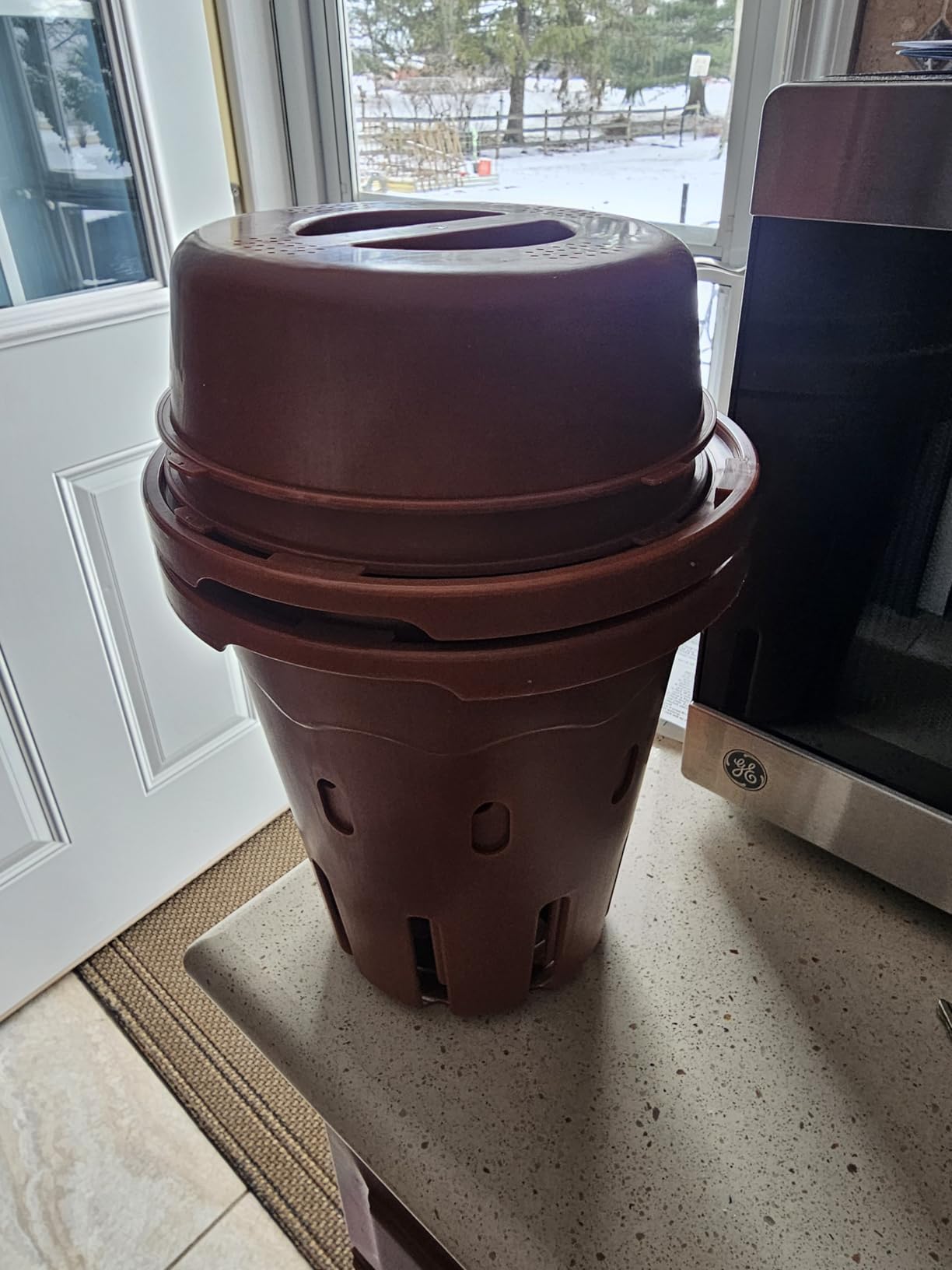 3-Layer Worm Composter, 50L Worm Compost Bin for Indoor & Outdoor, Worm Farm Starter Kits for Vermicomposting Starter, Garden Composting Bin for Recycling Food Waste (Black) customer photo 2