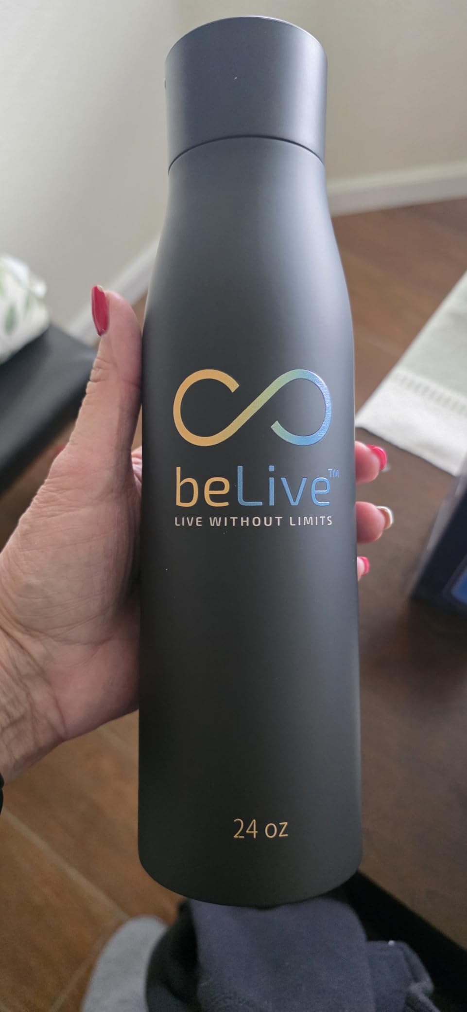 BeLive Smart Water Bottle 24oz - UV-C Self Cleaning, Temperature Display (°C/°F), Hydration Reminder, USB-C Rechargeable, Insulated Stainless Steel Bottle (Black) customer photo 2