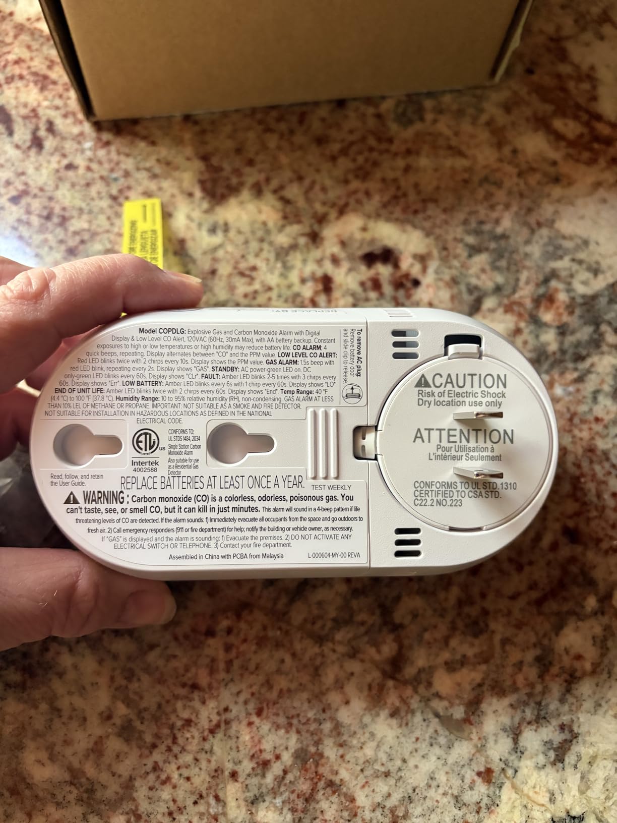 Kidde Carbon Monoxide & Explosive Gas Alarm, Plug-in & AA Battery, COPDLG | Natural Gas and Propane Detection, Low-Level CO Alerts for Children, Seniors, & Pets, Digital Backlit Display, 5th Edition customer photo 2