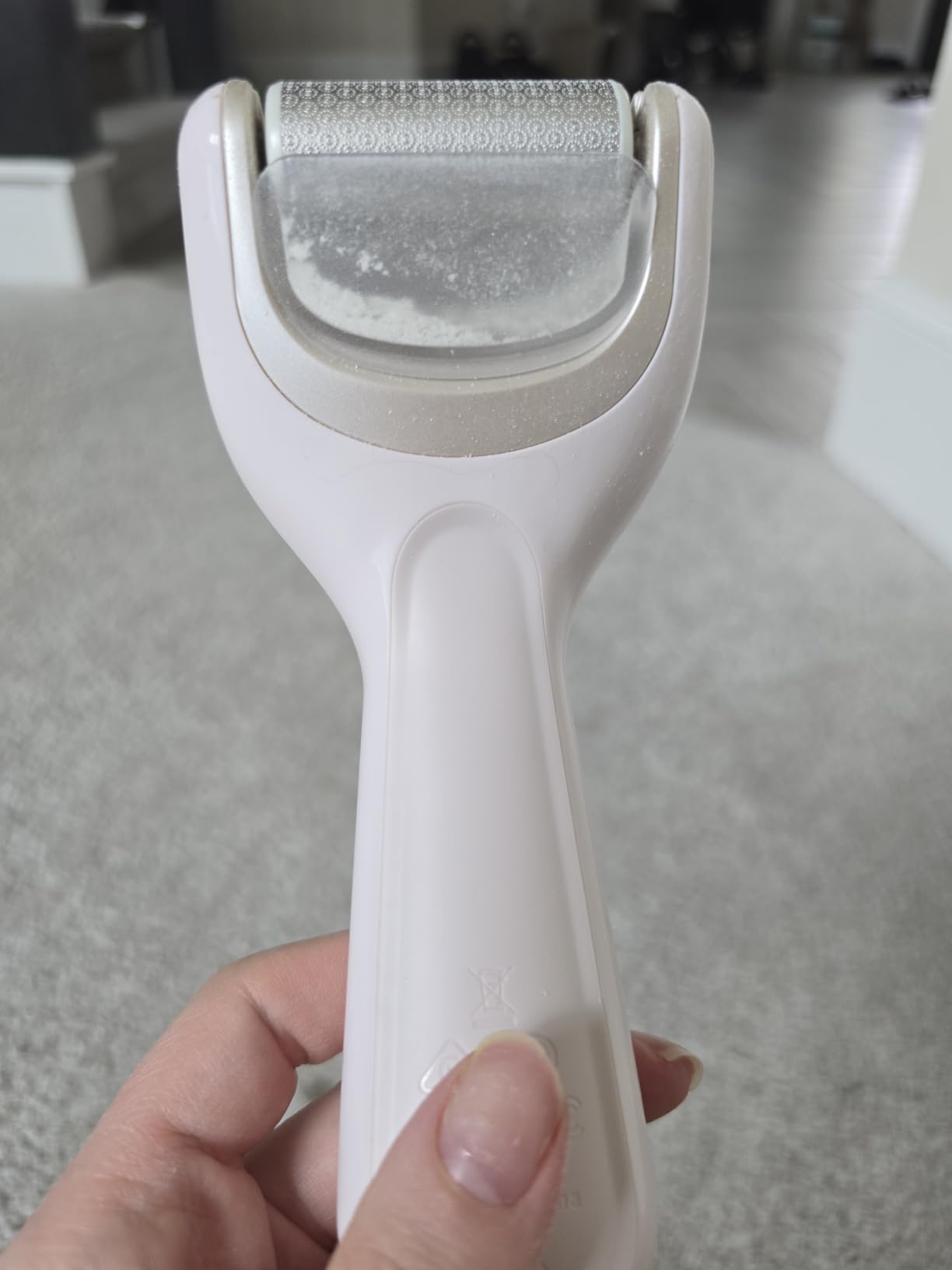 Pedi Perfect Electric Foot Callus Remover, Waterproof, Rechargeable with x2 Roller Heads, Removes Hard Skin for Soft Beautiful Feet, 90 Minute Run Time, Dust Catcher, Pedicure Tools customer photo 2