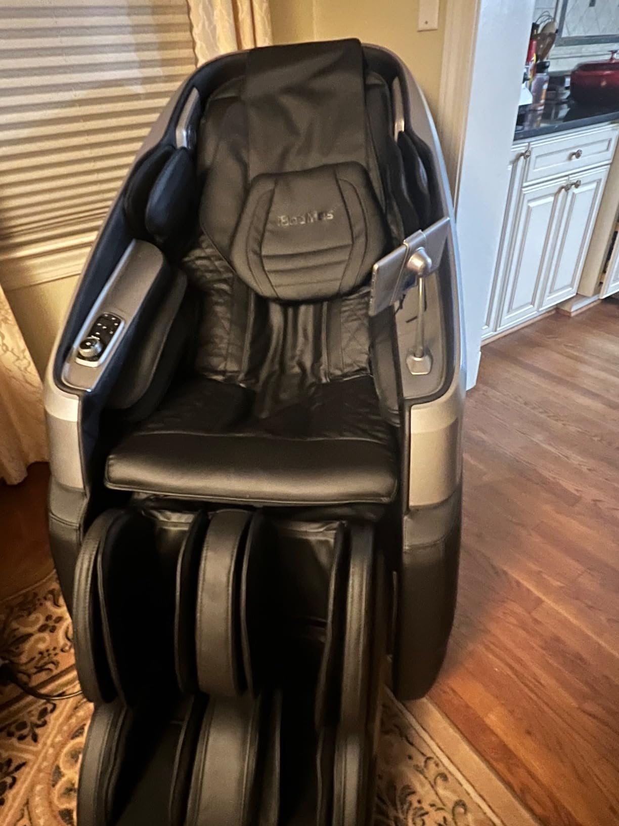 iBooMas True 4D Massage Chair, Deep Tissue Full Body Massage Chair with Adjustable 4D Pressure, AI Body Scan, 55