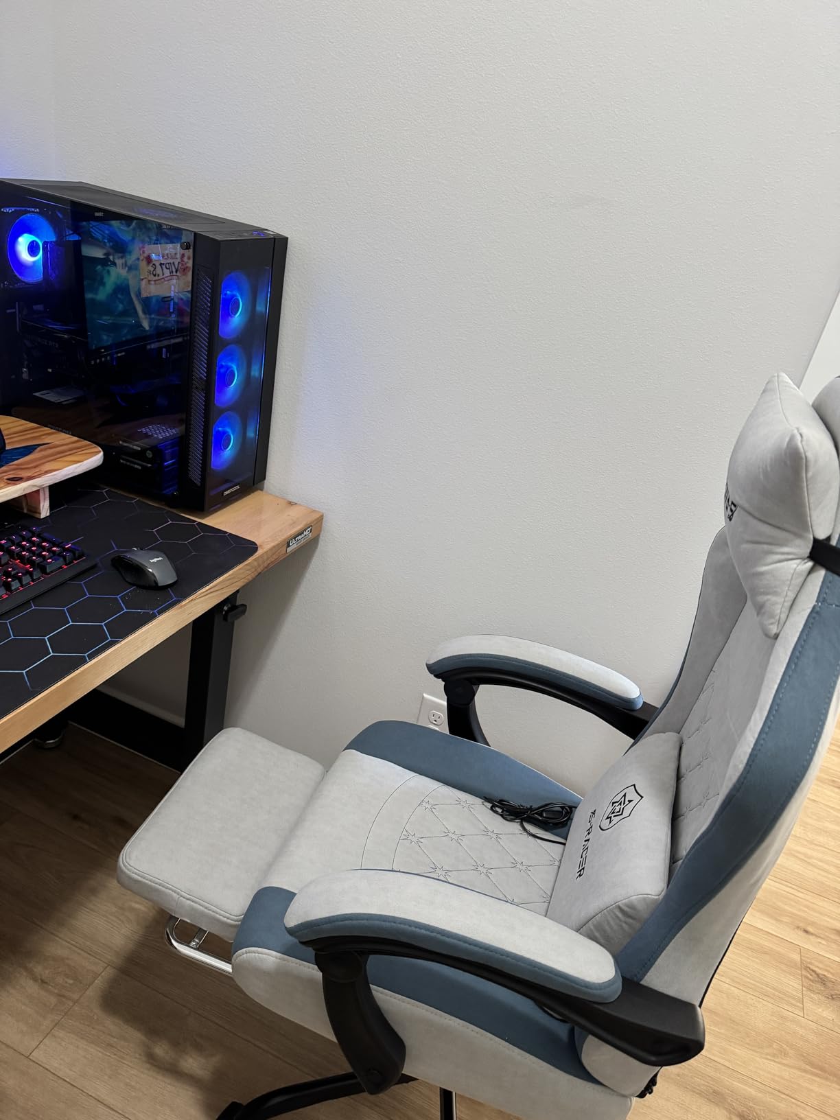 Homall Gaming Chair with Massage & Footrest, Ergonomic Computer Office Chair, High-Back Racing Style Reclining Chair with Adjustable Lumbar Support, Breathable Tech Fabric for Adults (Black) customer photo 2