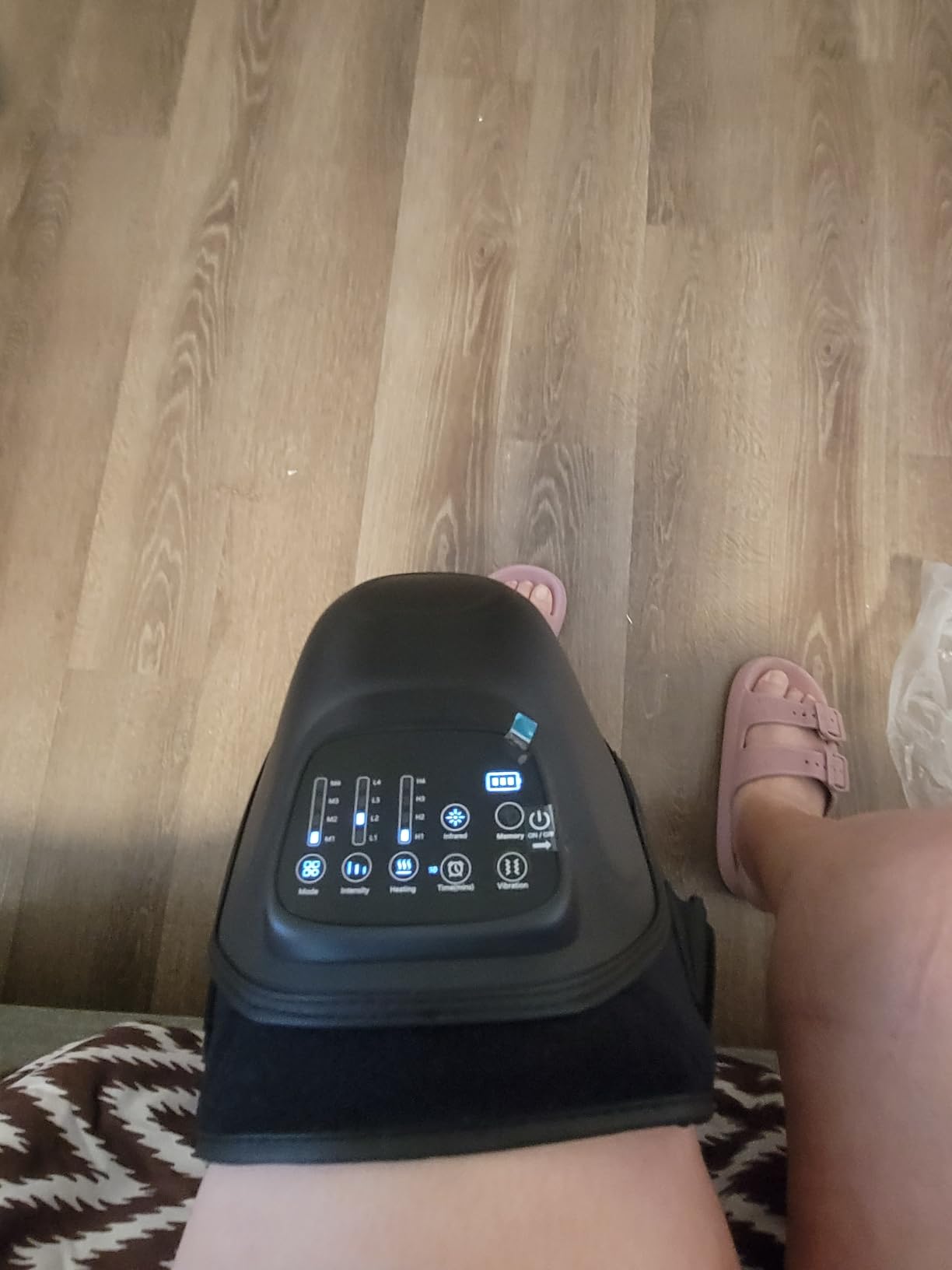 4-in-1 Cordless Knee Massager with 14-Airbag Compression, 3 Vibration Modes, 4 Heat Levels, and Red Light Therapy, 5000mAh Large Battery for Joint Comfort customer photo 1