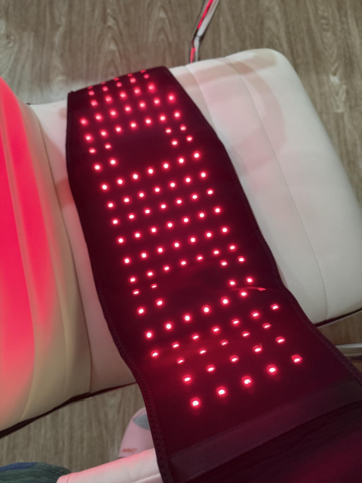 Medisana Red Light Therapy for Body, Upgraded 3-in-1 Cordless Red Light Therapy Belt with 3-Mode Red Light, Vibration & Heating, Adjustable Fit 660nm/850nm Infrared Red Light Therapy for Back Pain customer photo 1
