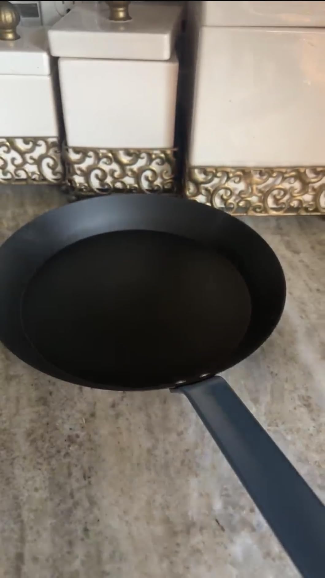 10 Inch Carbon Steel Frying Pan, Nitrided Preseasoned Skillet | Natural Patina Development with No Chemical Coating; Versatile Size for Daily Cooking & High-heat Searing customer photo 2