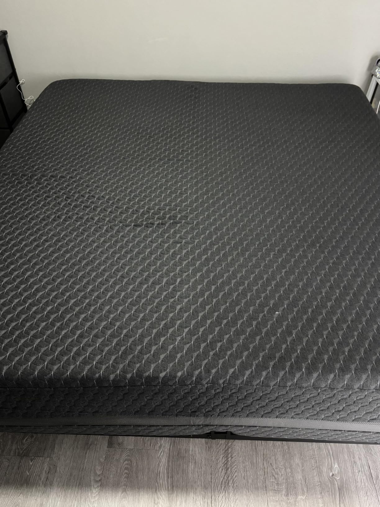 Novilla 14 Inch King Size Gel Memory Foam Mattress for Body Contouring | 14 Inch King Mattress for Consistent Pressure-Relieving Support, with Green Tea-Infused Foam, Mattresses in a Box customer photo 2