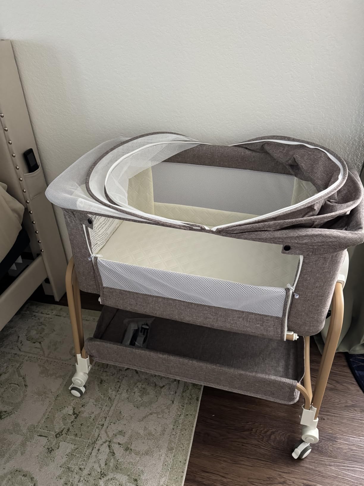 4-in-1 Baby Bassinet, Portable Bassinet Bedside Sleeper with Mosquito Net, Bassinet with Wheels and Storage Basket, 7 Height Adjustable, Rocking Bassinet for Newborn-Cream White customer photo 1