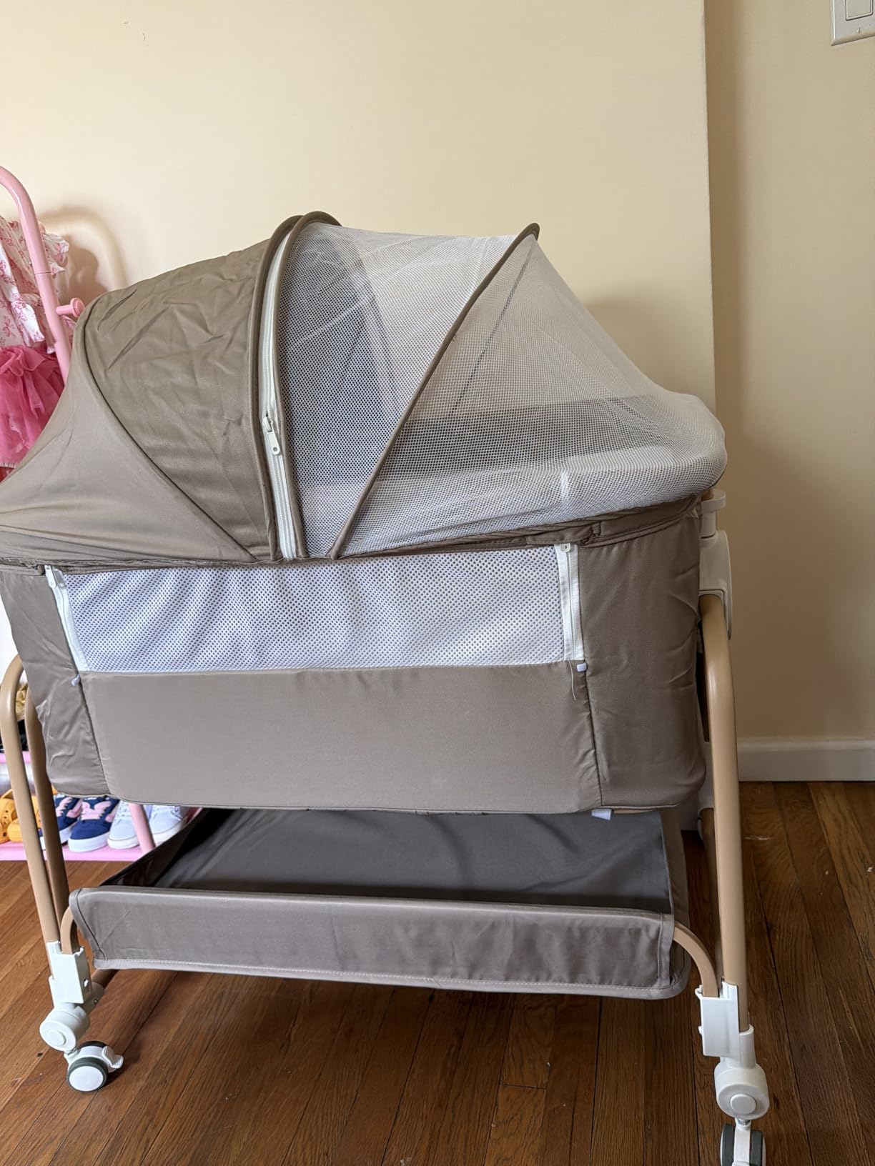 4-in-1 Baby Bassinet, Portable Bassinet Bedside Sleeper with Mosquito Net, Bassinet with Wheels and Storage Basket, 7 Height Adjustable, Rocking Bassinet for Newborn-Cream White customer photo 2