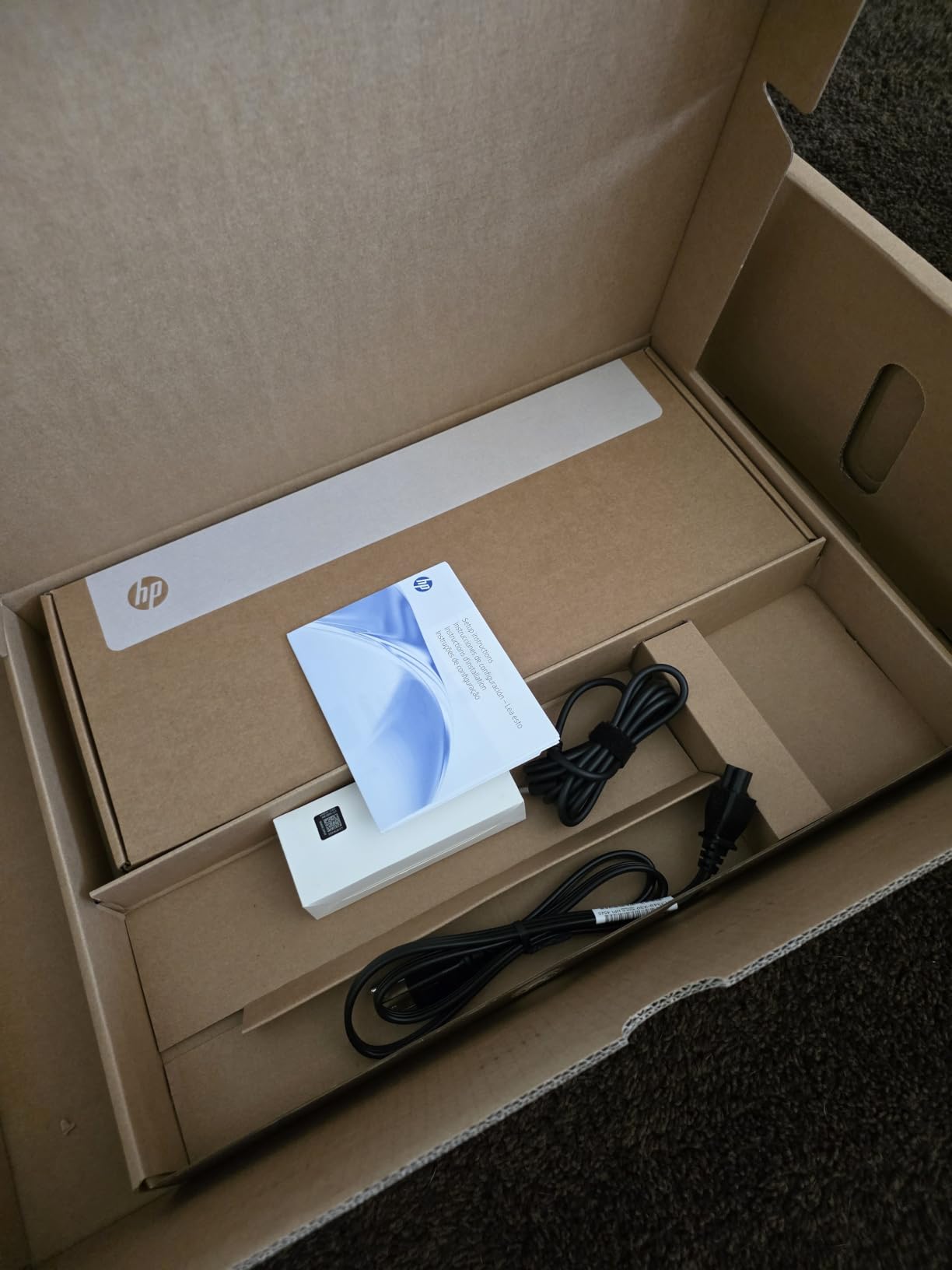 HP OmniStudio 23.8 inch All-in-One Desktop PC, FHD Display, AMD Ryzen 5 40, 8 GB RAM, 512 GB SSD, AMD Radeon Graphics, Windows 11 Home, Cotton White, 24-cv0002 (2026) customer photo 2