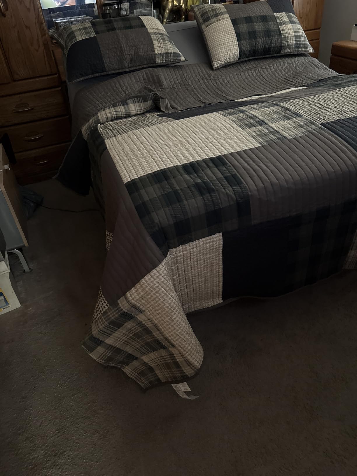 Woolrich Winter Hills Reversible Quilt Set - Cottage Styling Reversed to Solid Color, All Season Lightweight Coverlet, Cozy Bedding Layer, Matching Shams, Oversized Full/Queen, Plaid Blue 3 Piece customer photo 1