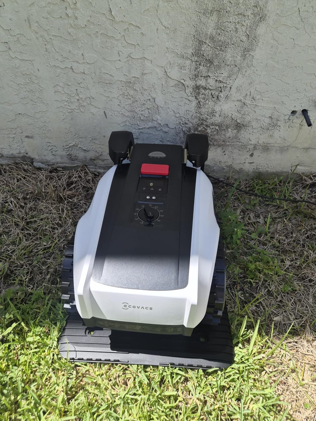 ECOVACS Goat O1000 RTK Care Kit Robotic Lawn Mower with RTK Precision Navigation, No Perimeter Wire, Smart App Control, Auto Mapping, Multi-Zone Management customer photo 2