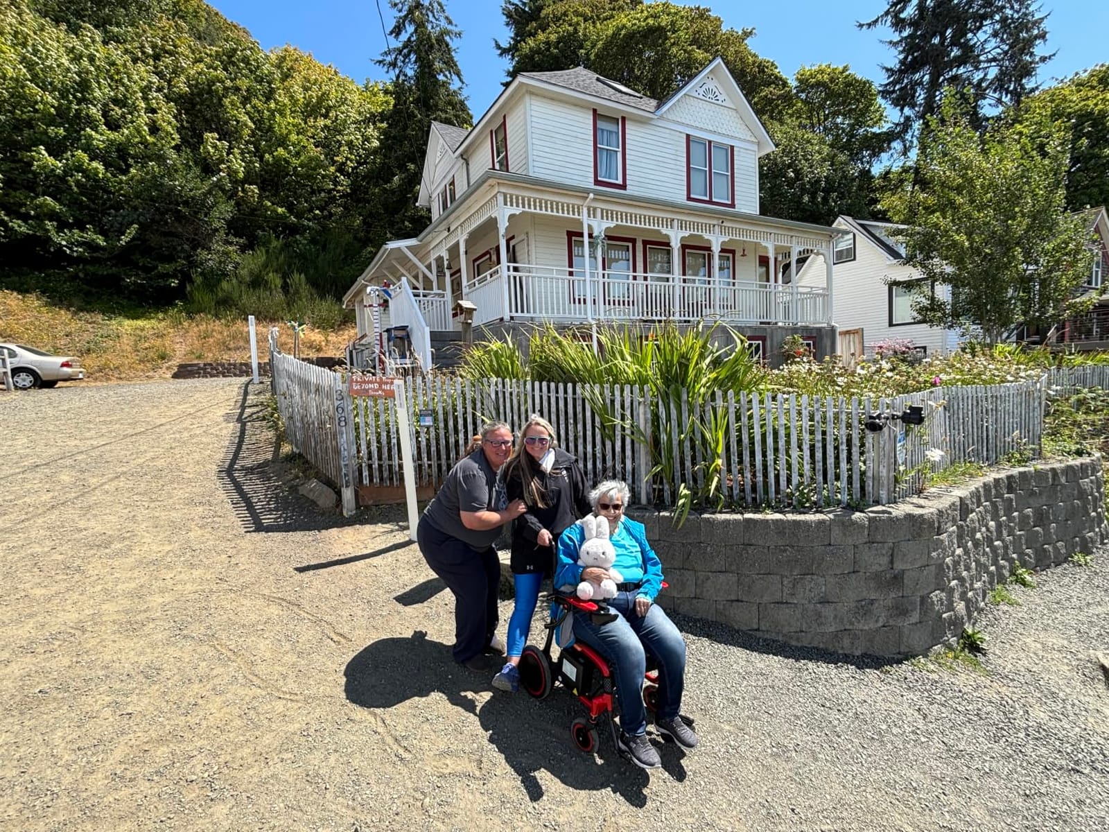 Electric Wheelchair 440 lb Capacity, 22 inch Wider Seat Wheelchair, 30+Miles 700W Motor All Terrain Power Wheelchair, Heavy Duty Wheelchair with Dual Battery(12AH+12AH), with Dust Cover and Backpack customer photo 2