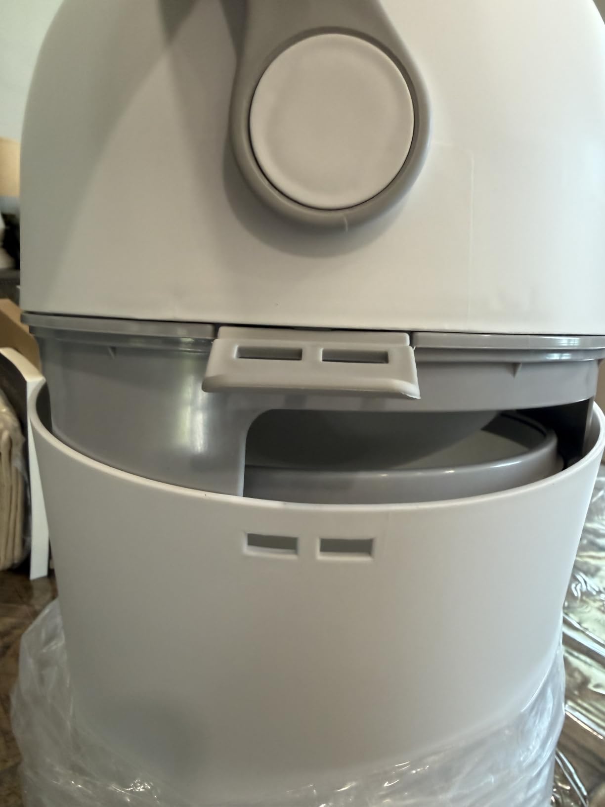 Bebetaje Diaper Pail with Odor Control, Uses Regular Trash Bags, Hands-Free Baby Diaper Disposal System, Smell Proof Nursery Trash Can with Easy Open Handle, Large Capacity customer photo 1