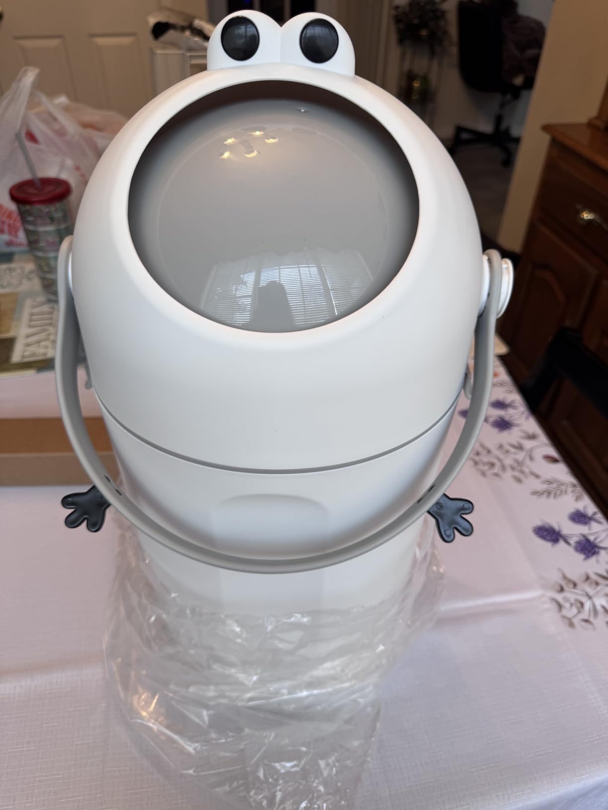 Bebetaje Diaper Pail with Odor Control, Uses Regular Trash Bags, Hands-Free Baby Diaper Disposal System, Smell Proof Nursery Trash Can with Easy Open Handle, Large Capacity customer photo 2