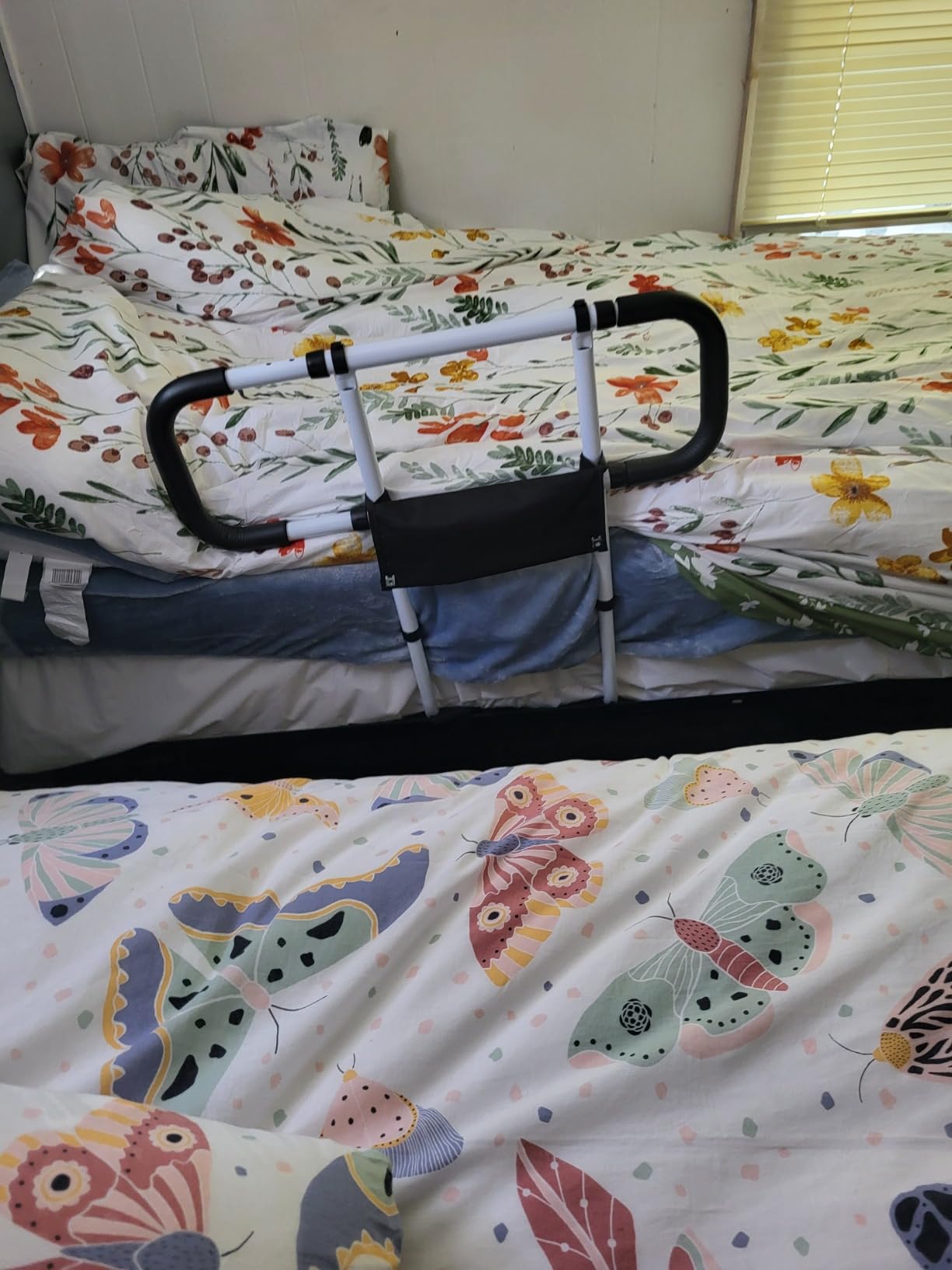 Bed Rails for Elderly Adults Safety - Extended Bed Assist Rail for Seniors - Adjustable Beds Side Rails Handle Support Bar Bed Guard with Storage Bag & Fixing Strap, Fit King Queen Full Twin Beds customer photo 2