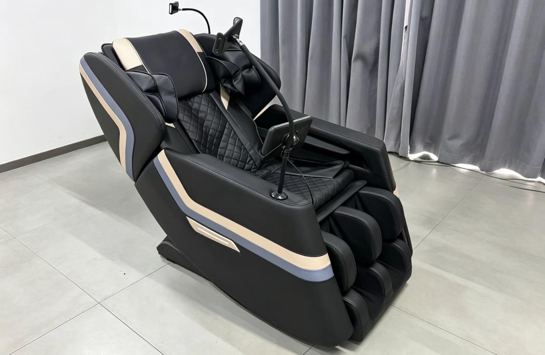 Massage Chair Full Body, Zero Gravity Recliner Massage Chair with Back Heat, 8 Fixed Rollers, Foot Massage, Airbags, Smart Screen for Home and Office customer photo 1