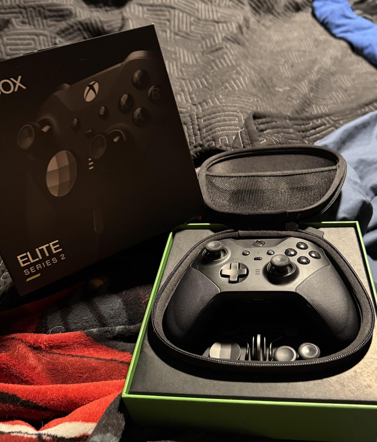 Xbox Wireless Gaming Controller | Elite Series 2 Core | Robot White | Consoles, PCs, TVs, mobile, and more | Adjustable Thumbsticks | Trigger Locks customer photo 1