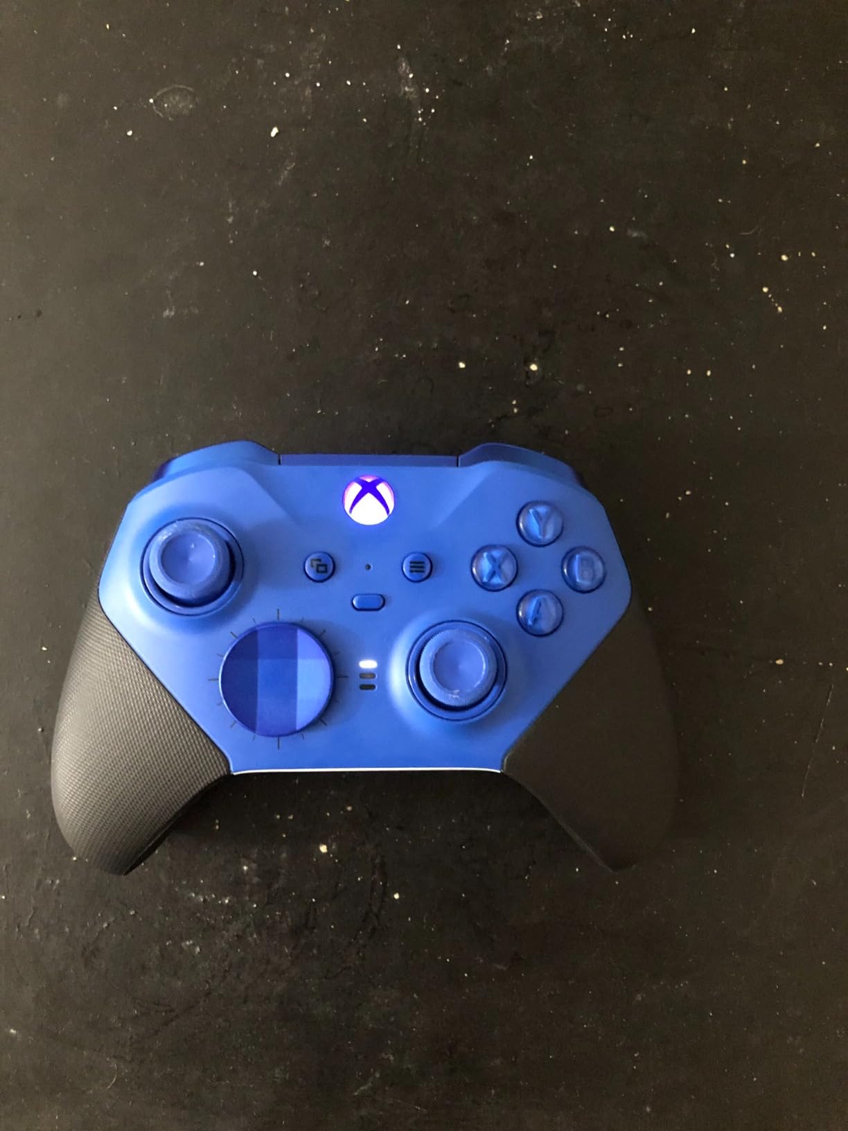 Xbox Wireless Gaming Controller | Elite Series 2 Core | Robot White | Consoles, PCs, TVs, mobile, and more | Adjustable Thumbsticks | Trigger Locks customer photo 2