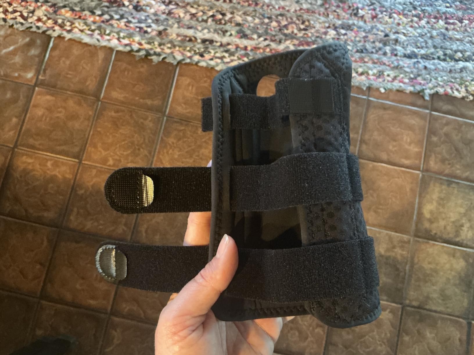 Reversible Carpal Tunnel Wrist Brace Night Support Left Right Hand | Wrist Splint Support for Carpal Tunnel, Tendonitis, Sprain, Arthritis. Hand Brace for Sleeping, Work, Typing. Breathable, Adjustable customer photo 1