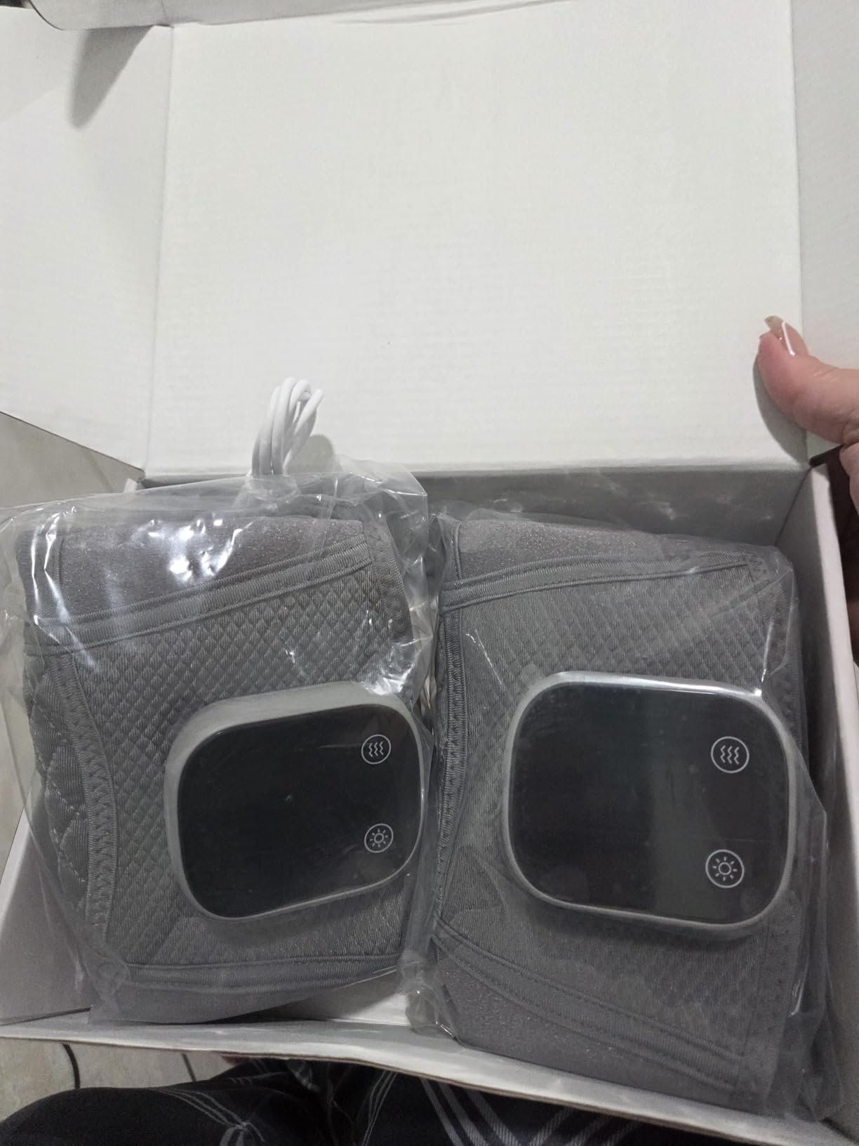 Knee Massager with Heat and Red Light Therapy, Cordless Heated Knee Brace | 2 Pack Soft Breathable Knee Wrap for Daily Use, Featuring 3 Vibration Modes, 5 Light Levels, Voice Prompt for Knee, Joint customer photo 2