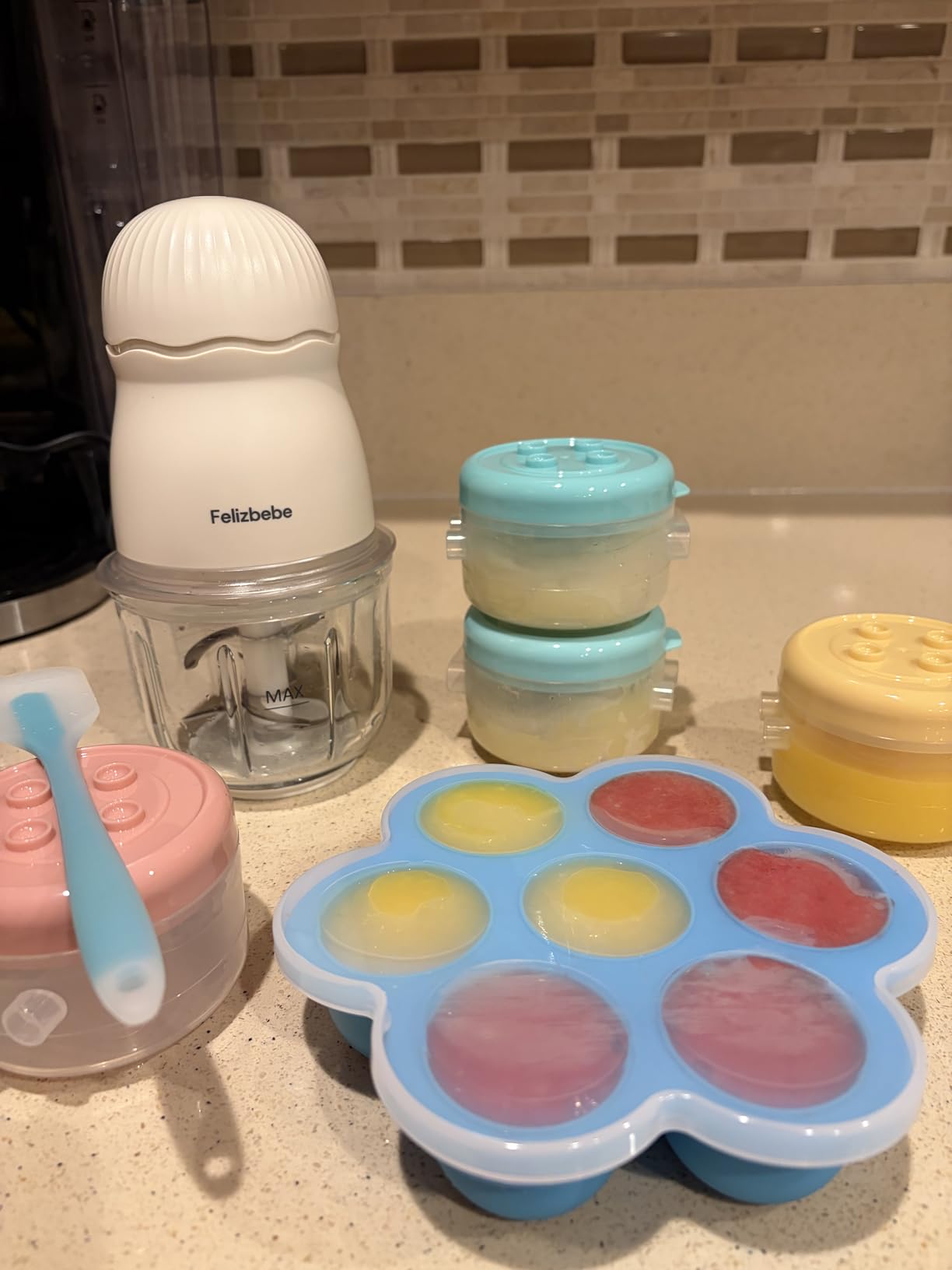 Baby Food Maker, Small Baby Food Processor Set, Fruit, Vegetable, Meat, 10oz Baby Food Maker & Puree Blender with Baby Containers, Food Freezer Tray, Silicone Spoons, Spatula, Green customer photo 1