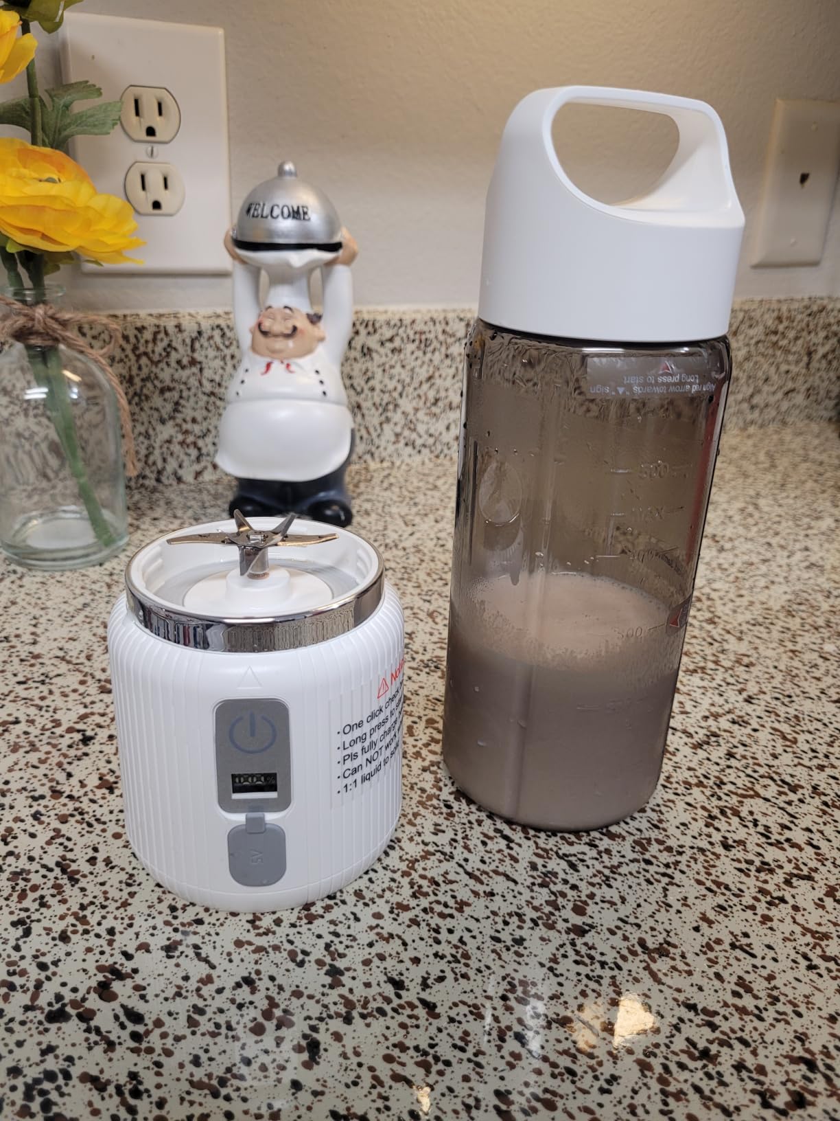 COKUNST Portable Blender, Smoothie Blender with LED Display, 17 oz, White customer photo 2