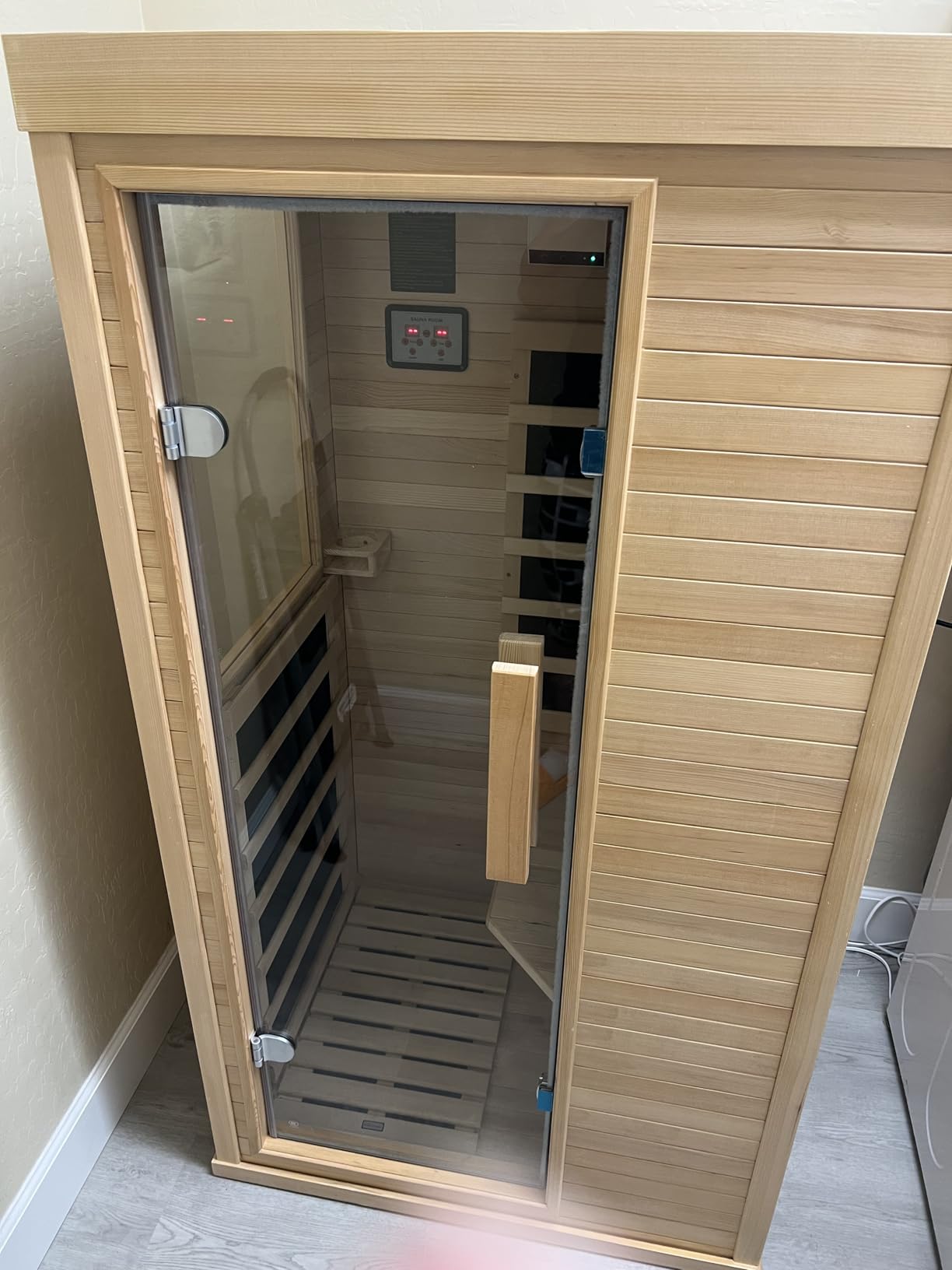 Large Capacity Outdoor Wooden Traditional Barrel Sauna for 4-6 Person Steam & Dry Heat Sauna with 6KW Heater, Sauna Stones, Thermometer - Spacious Bucket-Style Design for Backyard & Family Gatherings customer photo 2