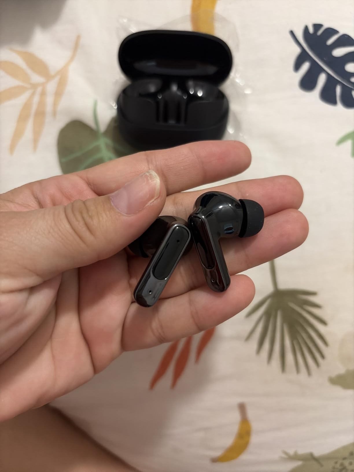 Hearing Aids for Seniors, OTC Hearing Aids with Noise Reduction | Rechargeable Invisible In-Ear Design Providing Clear Sound Quality & Comfortable Wearing for Adults Hearing Loss, Light White customer photo 1