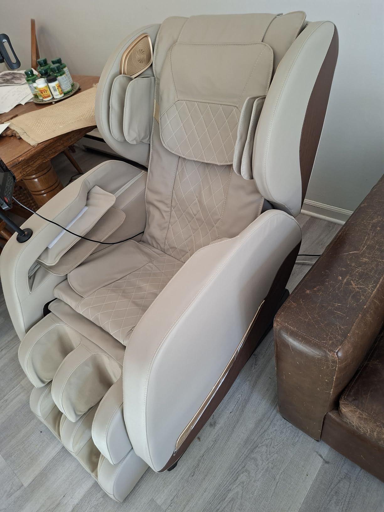 Massage Chair Full Body, 14 Fixed Rollers, Zero Gravity Recliner | Wood Grain Leather, Foot Massage, 5 Auto Modes, 8 Airbags, Heating, Bluetooth, Screen Controller for Living Room, Bedroom customer photo 1