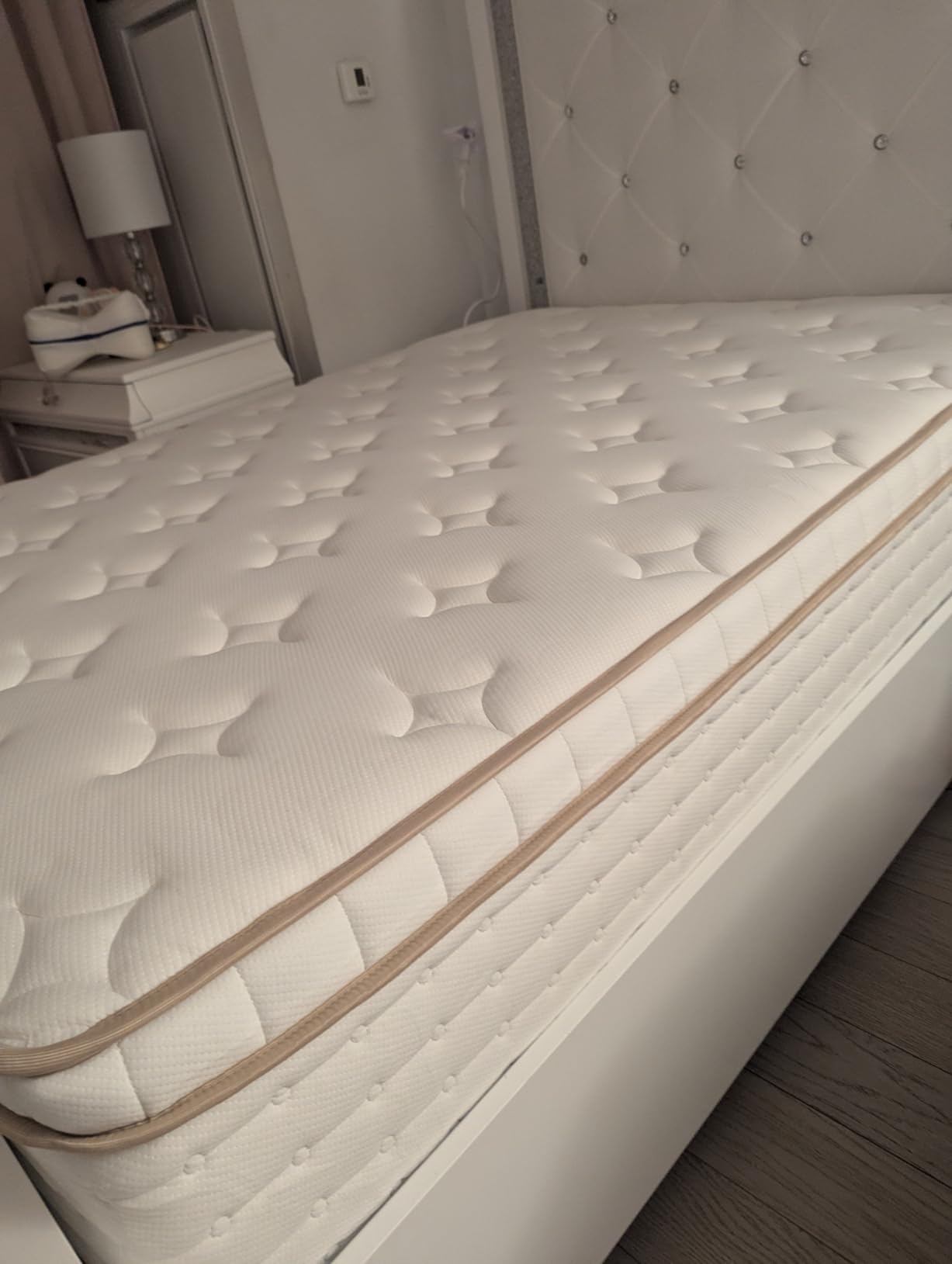 BedStory Firm King Mattress - 14 Inch Hybrid King Size Mattress with Low Motion Transfer and Orthopedic Lumbar Support - CertiPUR-US Certified customer photo 1
