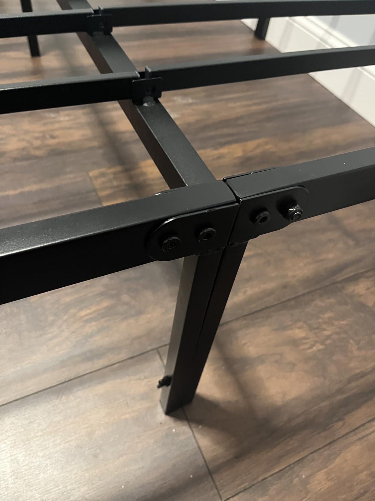 DUMOS Full Size Adjustable Bed Frame, Electric Base, Head & Foot Incline, Wireless Remote, Zero Gravity, 750 LBS Weight Support, Built-in USB Ports, Easy Assembly customer photo 1