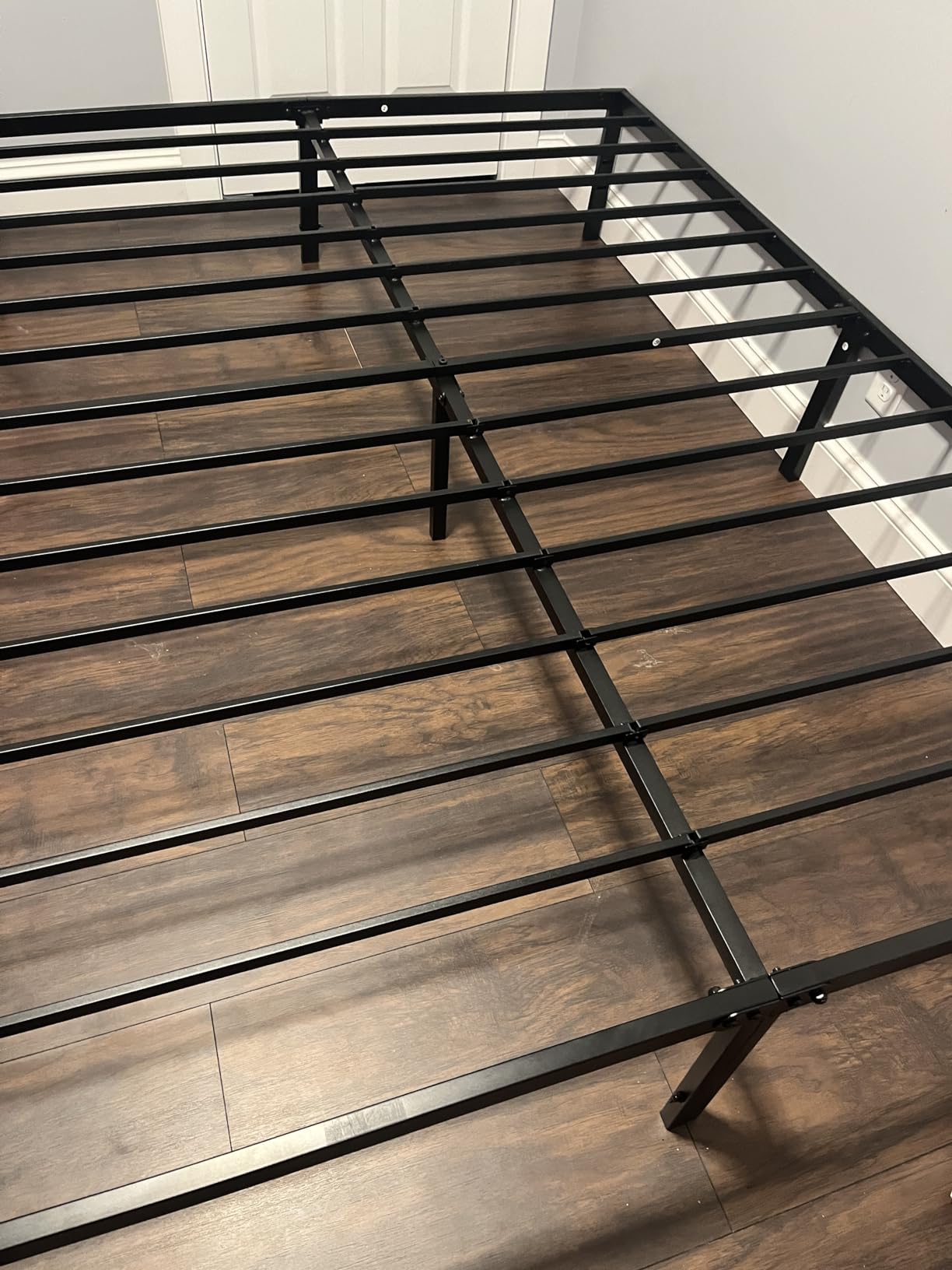 DUMOS Full Size Adjustable Bed Frame, Electric Base, Head & Foot Incline, Wireless Remote, Zero Gravity, 750 LBS Weight Support, Built-in USB Ports, Easy Assembly customer photo 2
